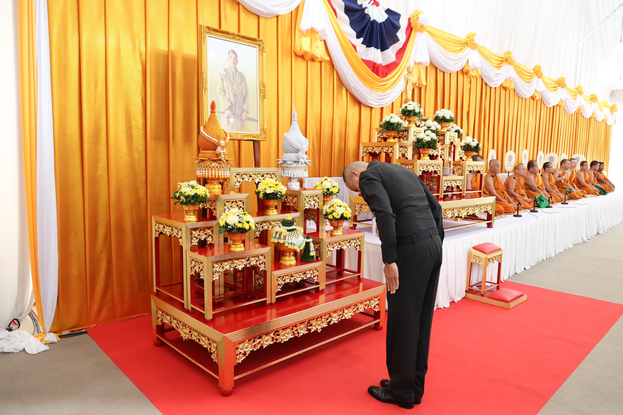 ๕๓ พิธีสักการะพระบรมสารีริกธาตุ (พระเขี้ยวแก้ว)