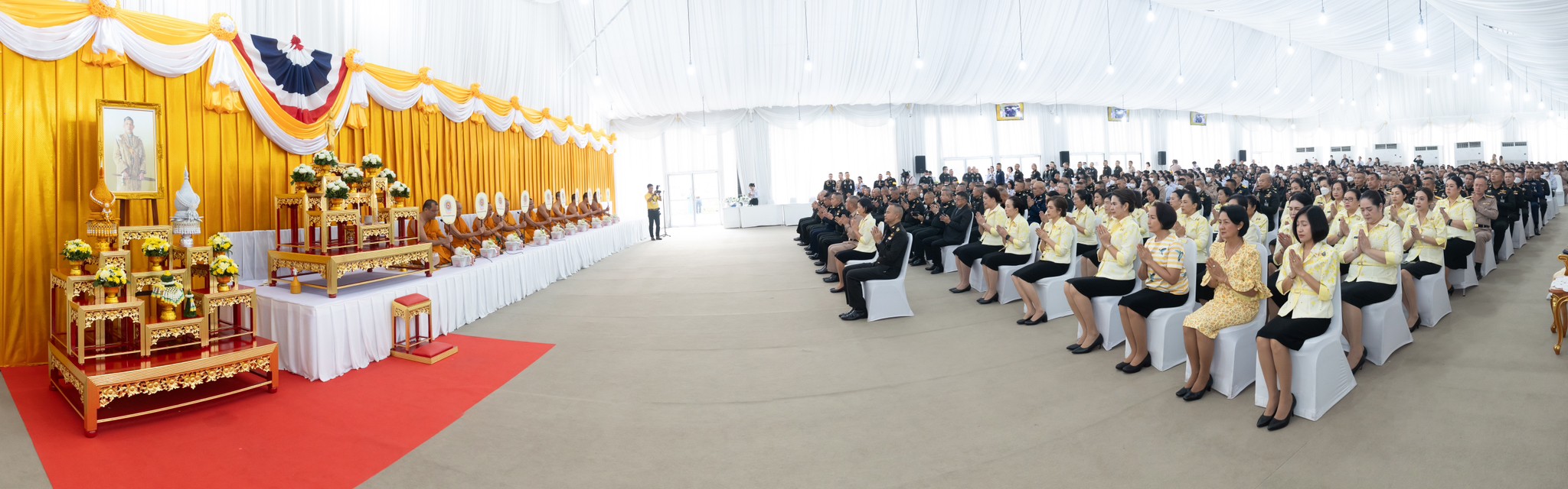 ๕๓ พิธีสักการะพระบรมสารีริกธาตุ (พระเขี้ยวแก้ว)