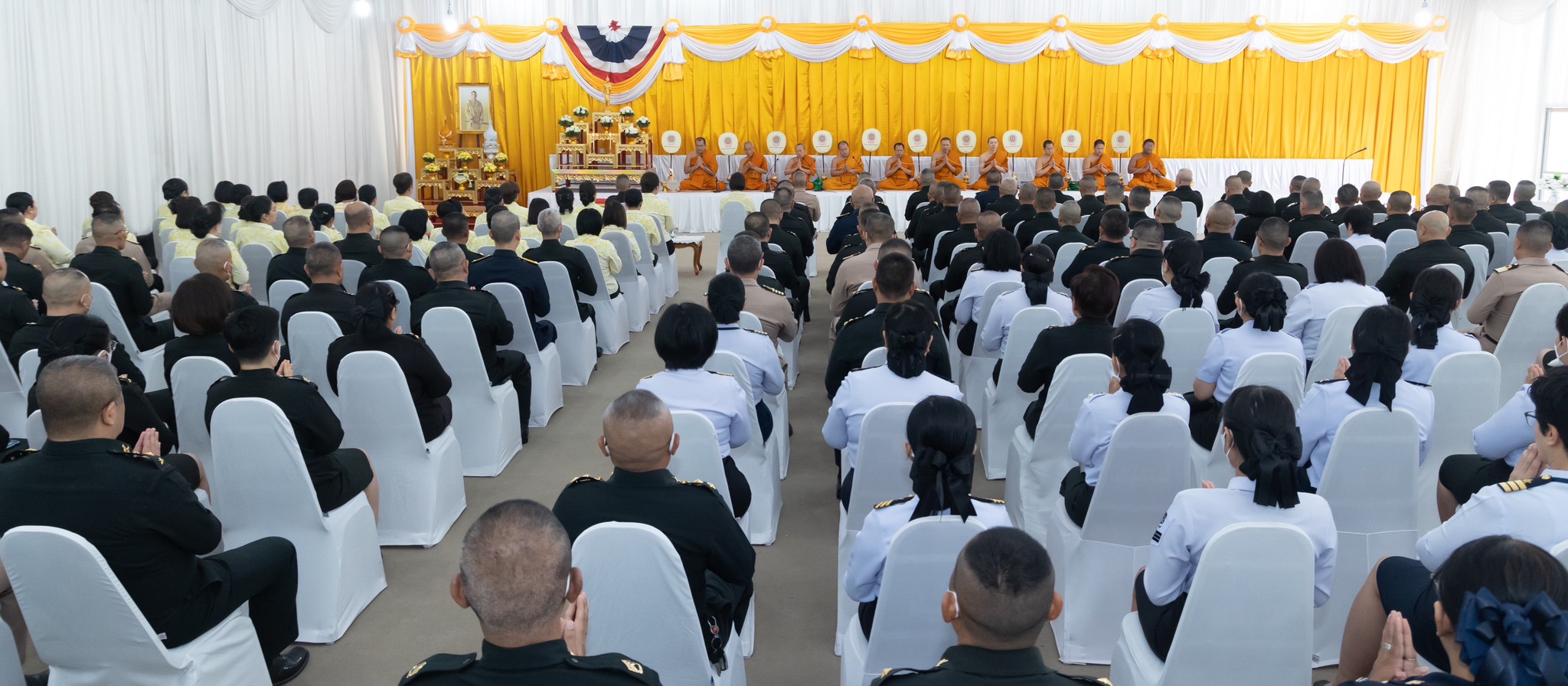 ๕๓ พิธีสักการะพระบรมสารีริกธาตุ (พระเขี้ยวแก้ว)