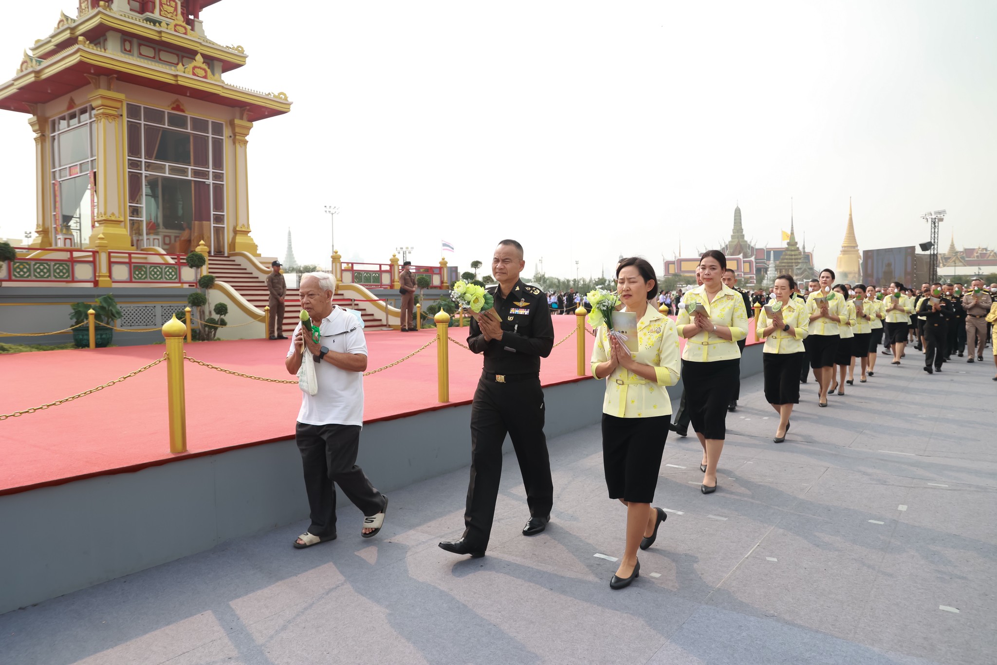 ๕๓ พิธีสักการะพระบรมสารีริกธาตุ (พระเขี้ยวแก้ว)
