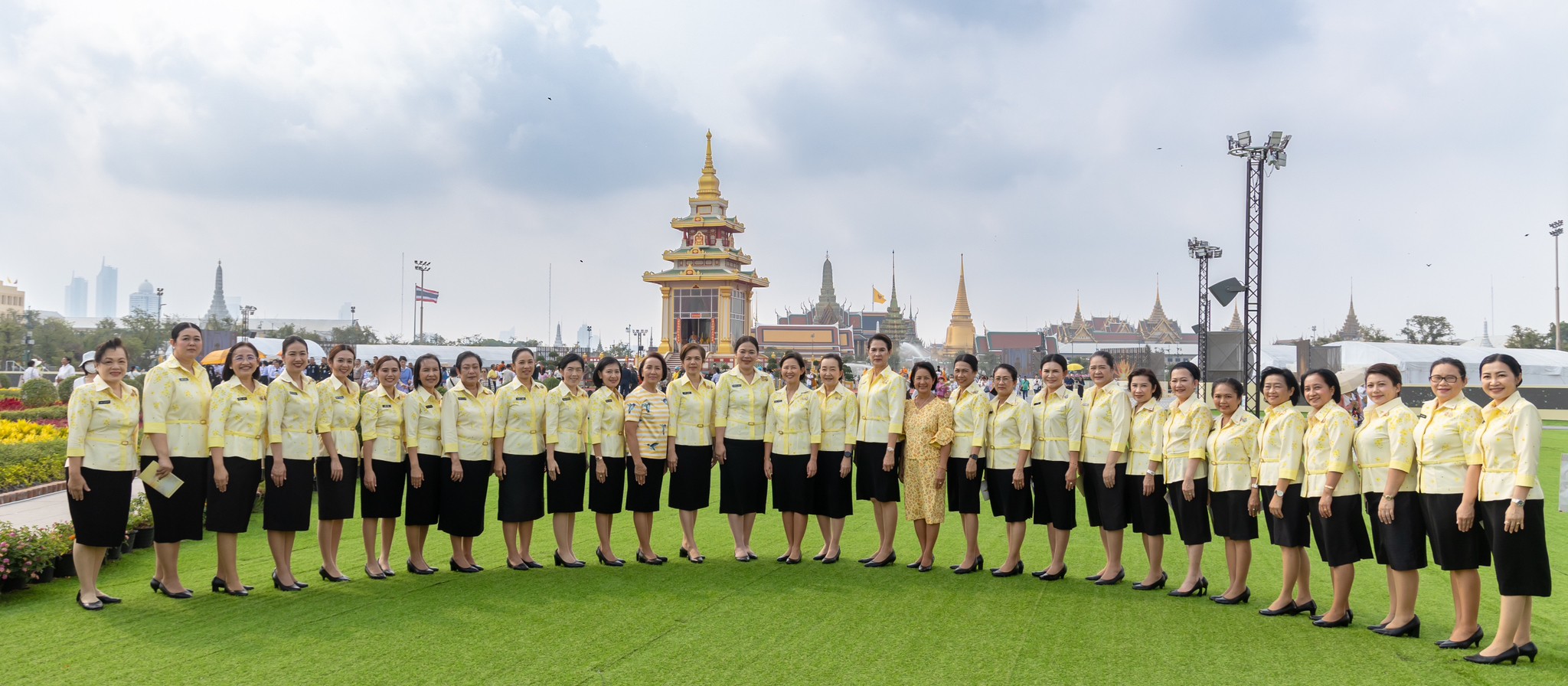 ๕๓ พิธีสักการะพระบรมสารีริกธาตุ (พระเขี้ยวแก้ว)