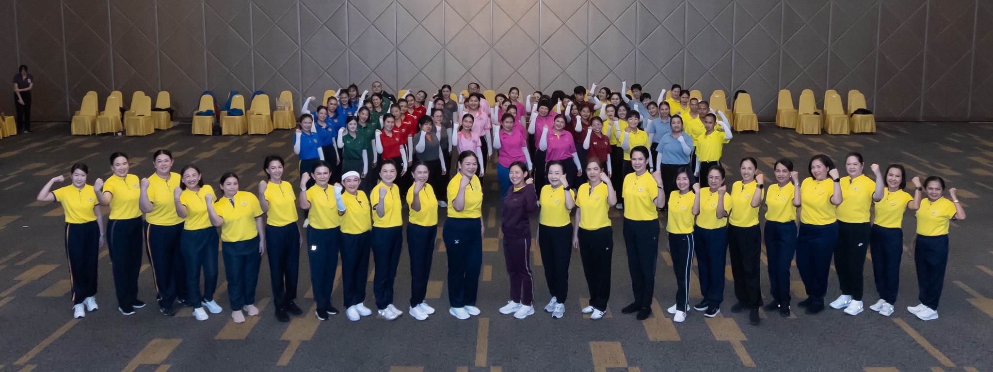 ๕๔ กิจกรรม "ขยับนิด...พิชิตโรค" โดยโครงการศูนย์ส่งเสริมการเรียนรู้