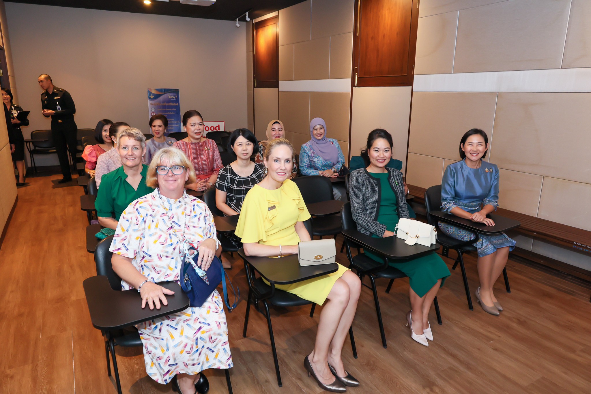 ๕๘ งานเลี้ยงรับรองคณะผู้ช่วยทูตทหารต่างประเทศ ประจำกรุงเทพฯ