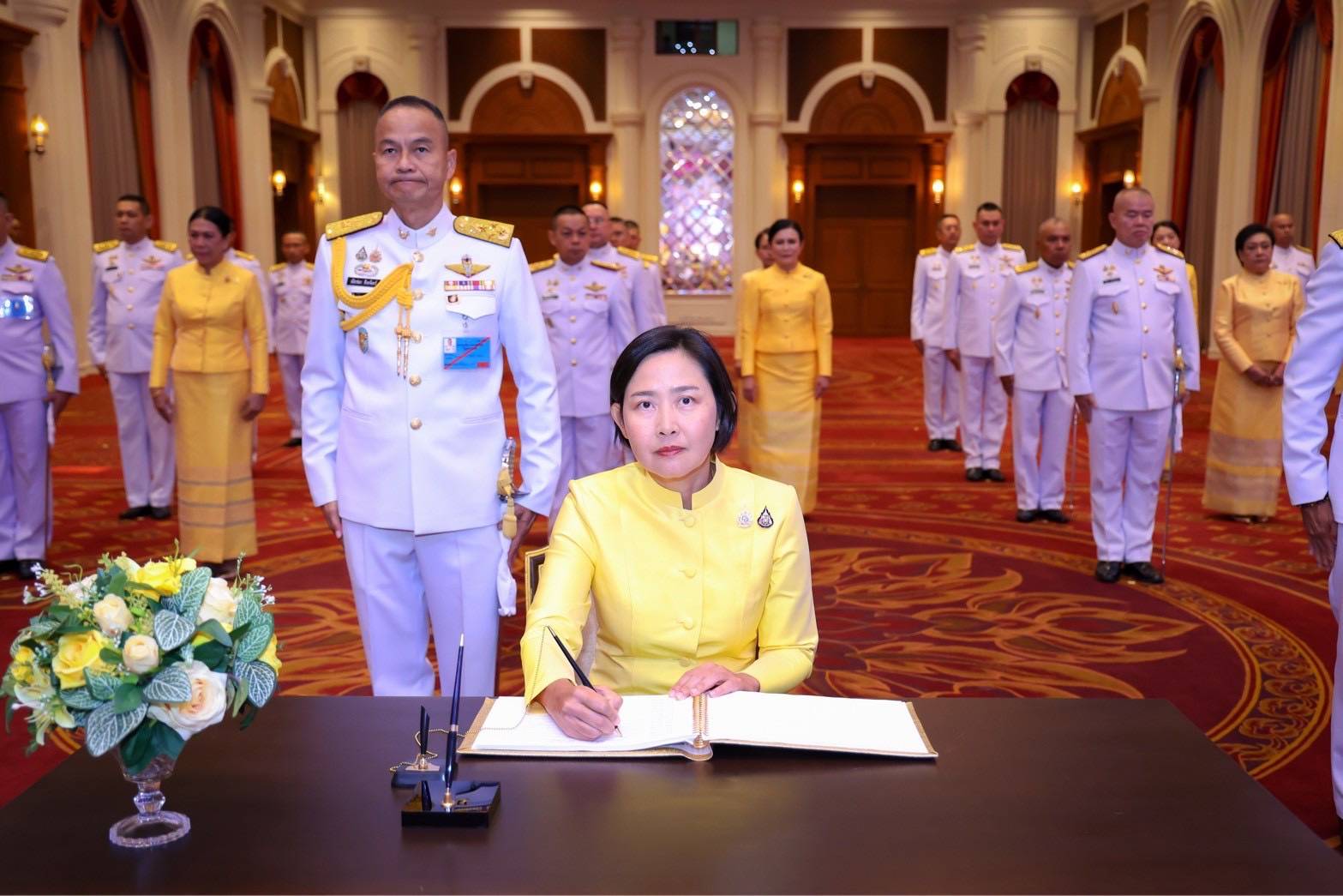 ๗๐ พิธีลงนามถวายพระพรชัยมงคล พระบาทสมเด็จพระเจ้าอยู่หัว เนื่องในโอกาสวันฉัตรมงคล (๔ พ.ค.๖๘)