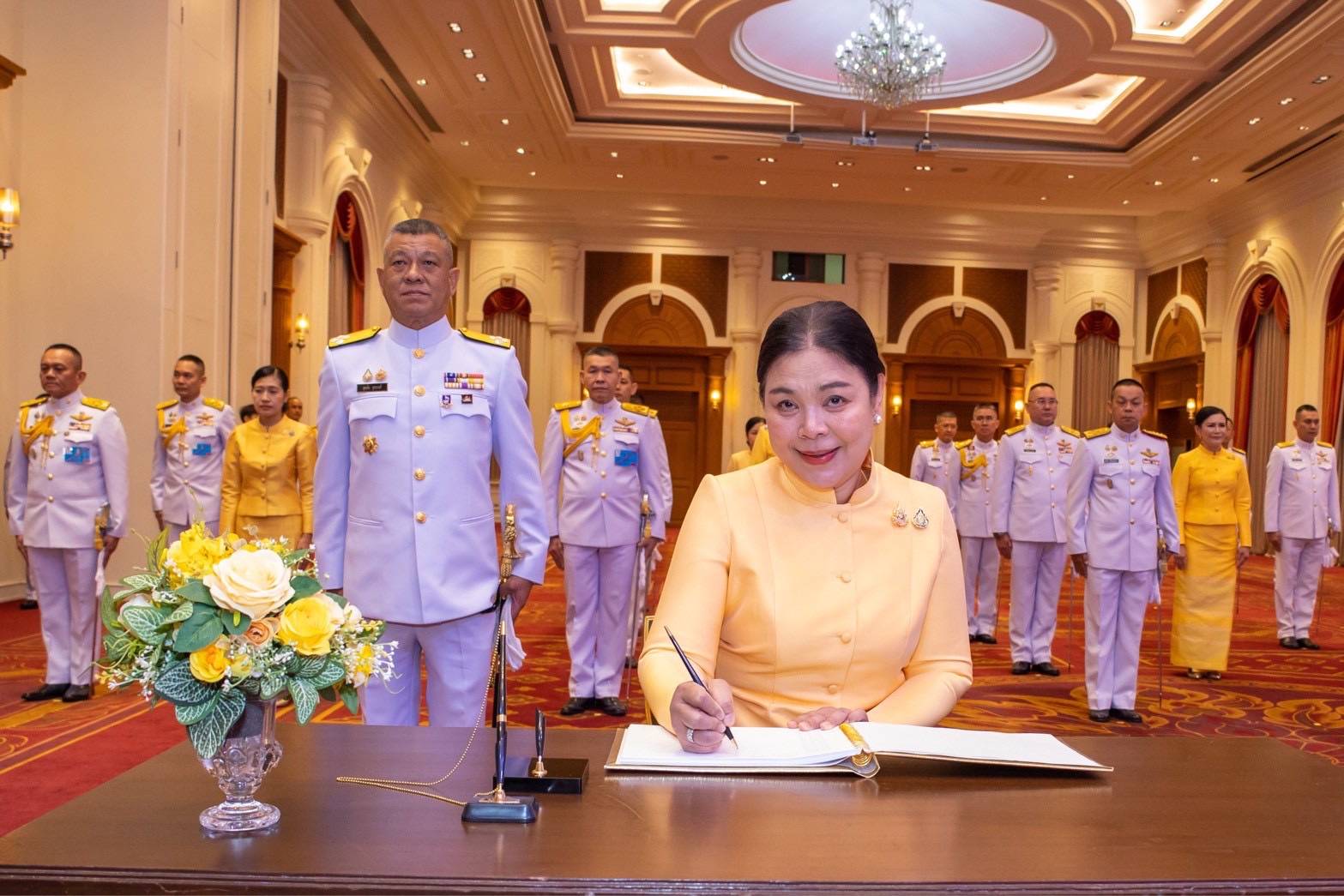 ๗๐ พิธีลงนามถวายพระพรชัยมงคล พระบาทสมเด็จพระเจ้าอยู่หัว เนื่องในโอกาสวันฉัตรมงคล (๔ พ.ค.๖๘)