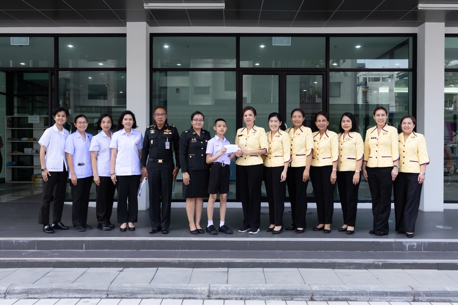 ๗๒ กิจกรรมตรวจเยี่ยมบุตรที่มีความต้องการพิเศษของกำลังพลสังกัดสำนักงานปลัดกระทรวงกลาโหม โดยโครงการสายใยรักษ์ เพื่อคนพิเศษ