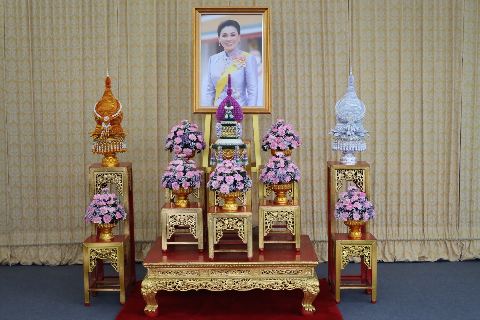 ๗๙ พิธีเจริญพระพุทธมนต์ และพิธีทำบุญตักบาตรถวายเป็นพระราชกุศล เนื่องในโอกาสวันเฉลิมพระชนมพรรษา สม...