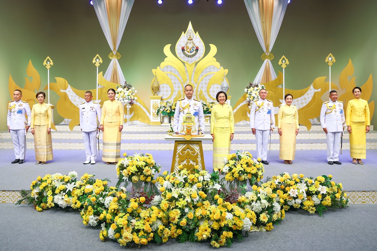 ๘๘ การบันทึกเทปโทรทัศน์อาเศียรวาทถวายพระพรขัยมงคล เนื่องในโอกาสวันเฉลิมพระชนมพรรษาพระบาทสมเด็จพระ...