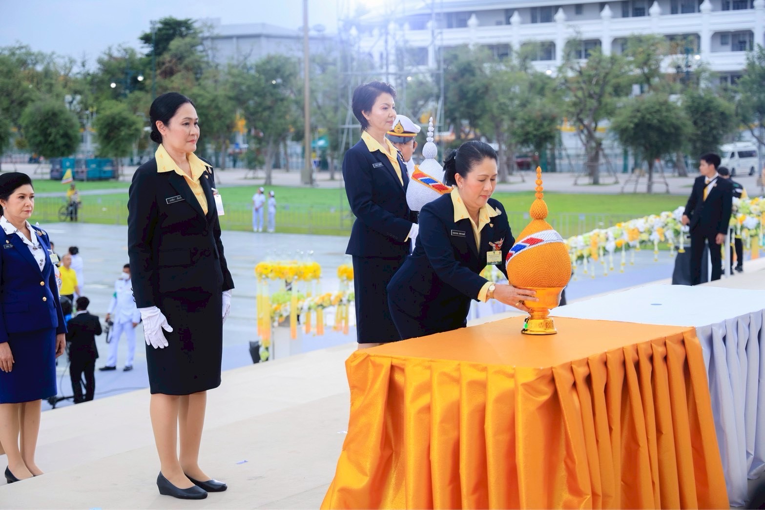 ๙๖ พิธีถวายเครื่องราชสักการะ วางพานพุ่ม และจุดเทียนถวายพระพรชัยมงคล เนื่องในโอกาสวันเฉลิมพระชนมพรรษาพระบาทสมเด็จพระเจ้าอยู่หัว (๒๘ ก.ค.๖๘)