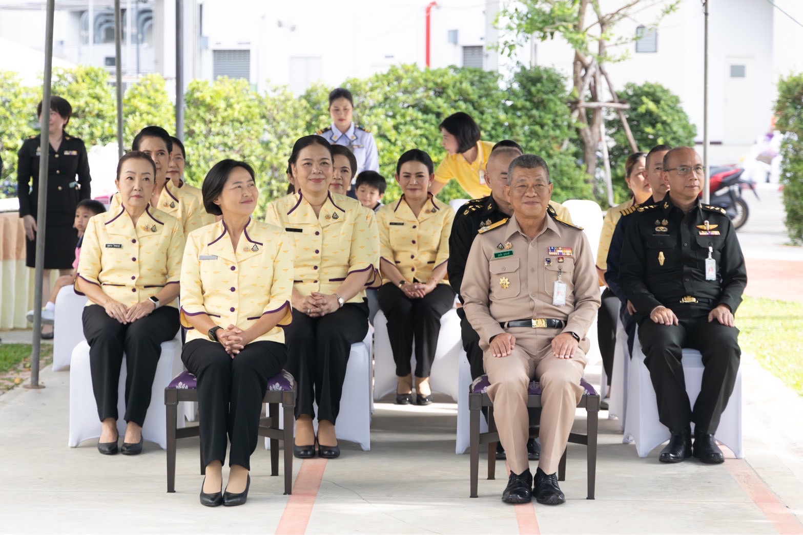 ๙๗ พิธีส่งมอบอุปกรณ์และเครื่องเล่นสนามเด็กเล่นประจำอาคารที่พักอาศัยสำนักงานปลัดกระทรวงกลาโหม (พื้นที่ศรีสมาน)