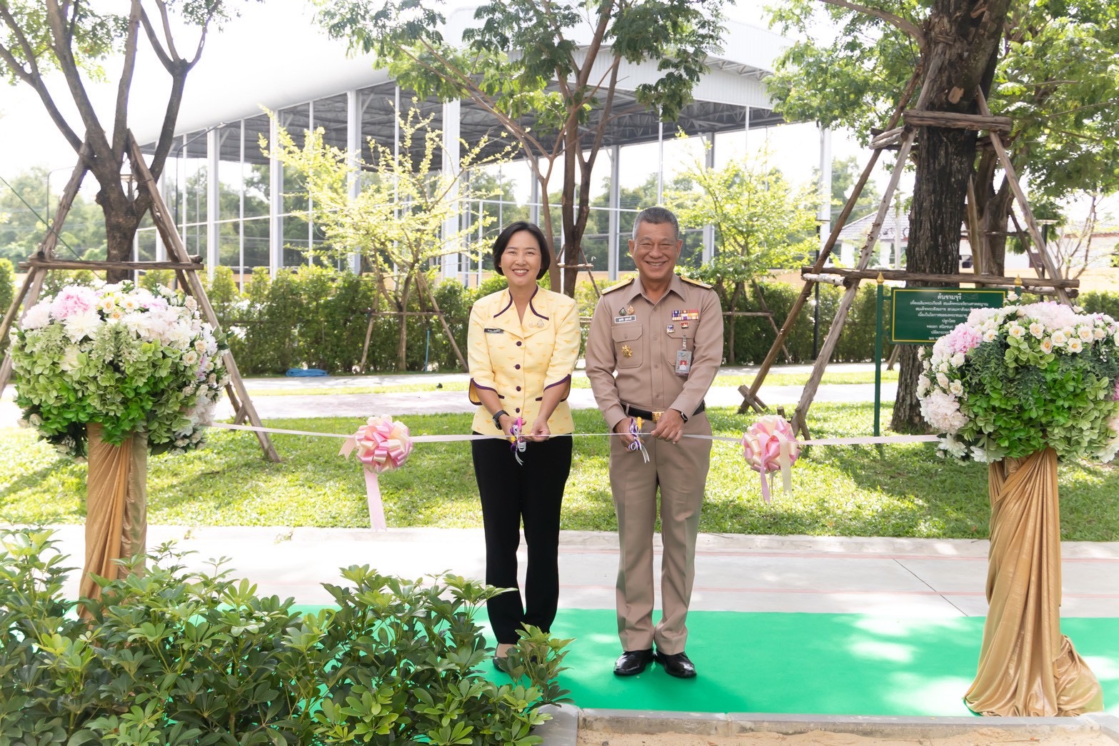 ๙๗ พิธีส่งมอบอุปกรณ์และเครื่องเล่นสนามเด็กเล่นประจำอาคารที่พักอาศัยสำนักงานปลัดกระทรวงกลาโหม (พื้นที่ศรีสมาน)