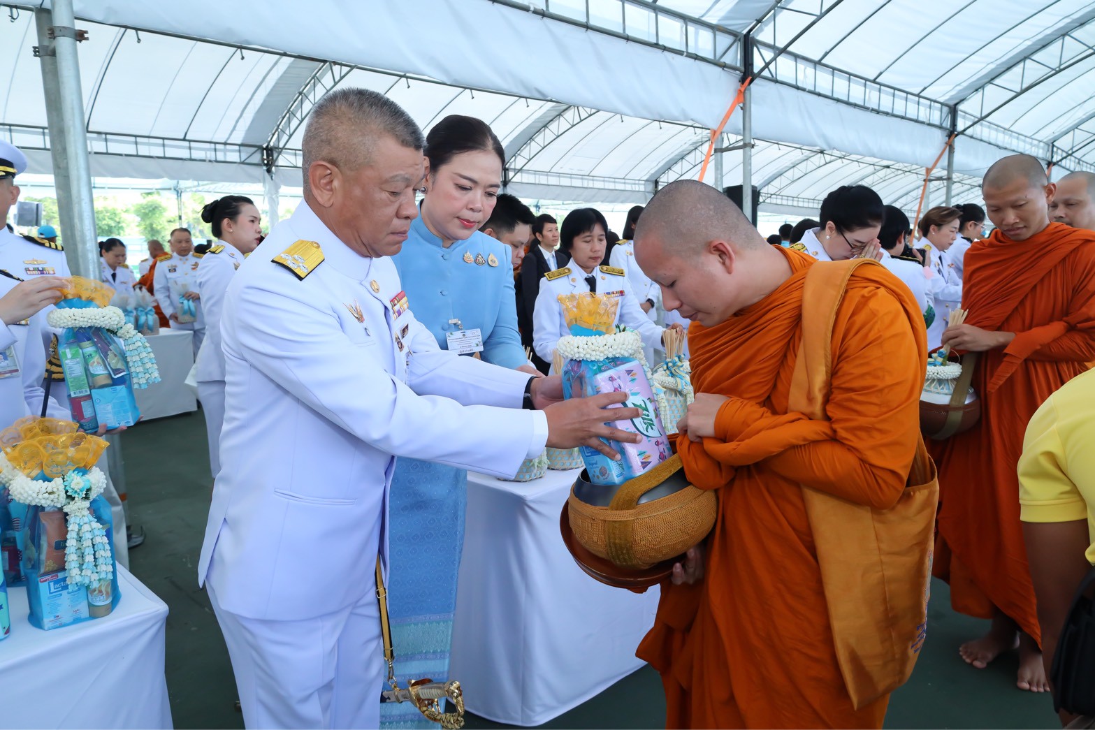 ๑๐๕ พิธีเจริญพระพุทธมนต์ และพิธีทำบุญตักบาตรถวายเป็นพระราชกุศล เนื่องในโอกาสวันเฉลิมพระชนมพรรษา สมเด็จพระนางเจ้าสิริกิติ์ พระบรมราชินีนาถ พระบรมราชชนนีพันปีหลวง ๑๒ ส.ค.๖๘