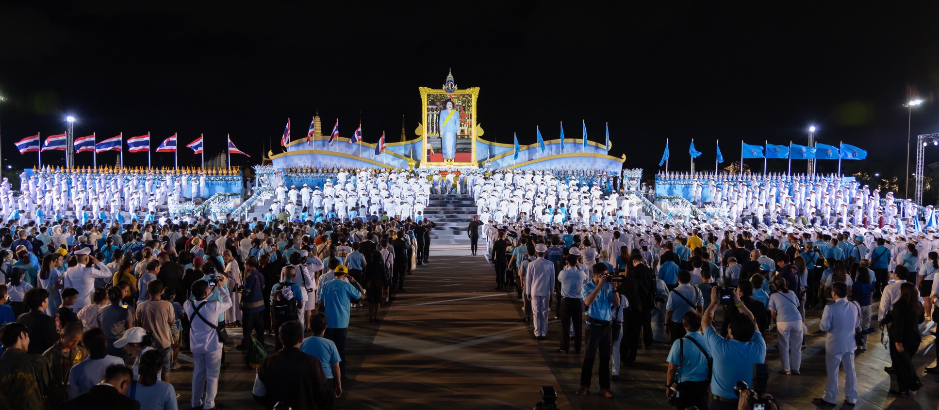 ๑๐๘ พิธีถวายเครื่องราชสักการะ วางพานพุ่ม และจุดเทียนถวายพระพรชัยมงคล เนื่องในโอกาสวันเฉลิมพระชนมพรรษาสมเด็จพระนางเจ้าสิริกิติ์ พระบรมราชินีนาถ พระบรมราชชนนีพันปีหลวง ๑๒ ส.ค.๖๘