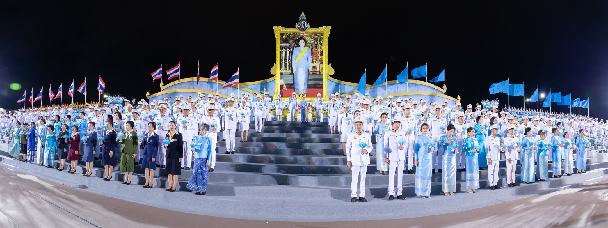 ๑๐๘ พิธีถวายเครื่องราชสักการะ วางพานพุ่ม และจุดเทียนถวายพระพรชัยมงคล เนื่องในโอกาสวันเฉลิมพระชนมพรรษาสมเด็จพระนางเจ้าสิริกิติ์ พระบรมราชินีนาถ พระบรมราชชนนีพันปีหลวง ๑๒ ส.ค.๖๘