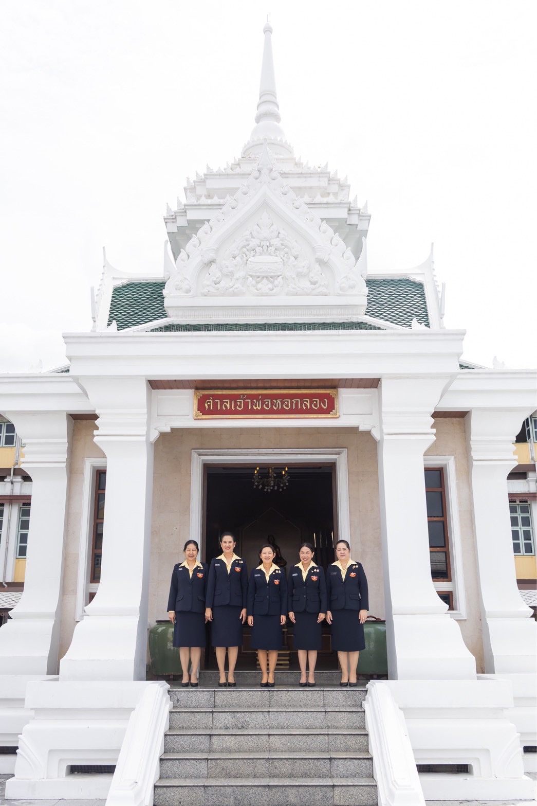 ๑๑๔ พิธีสักการะสิ่งศักดิ์สิทธิ์ เนื่องในโอกาสอำลาตำแหน่งของคณะกรรมการบริหารสมาคมภริยาข้าราชการสำนักงานปลัดกระทรวงกลาโหม ประจำปีงบประมาณ พ.ศ.๒๕๖๘