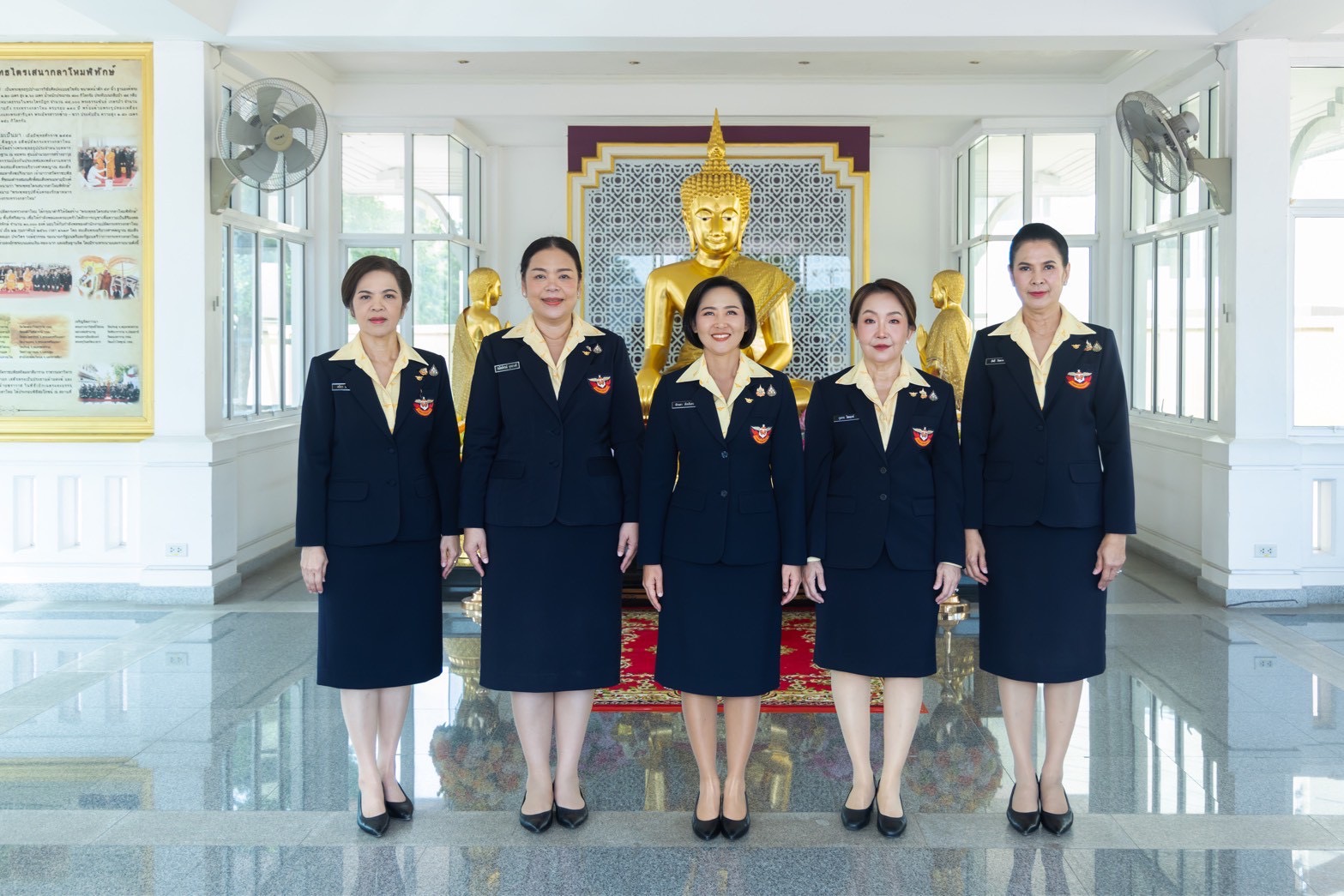 ๑๑๖ พิธีสักการะสิ่งศักดิ์สิทธิ์ เนื่องในโอกาสครบวาระการดำรงตำแหน่งของคณะกรรมการบริหารสมาคมภริยาข้าราชการสำนักงานปลัดกระทรวงกลาโหม
