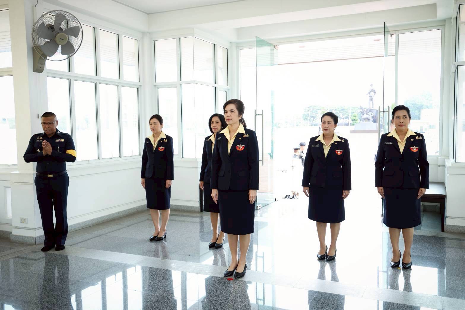 ๐๖ พิธีสักการะสิ่งศักดิ์สิทธิ์ เนื่องในโอกาสเข้ารับตำแหน่งใหม่ของคณะกรรมการบริหารสมาคมภริยาข้าราช...