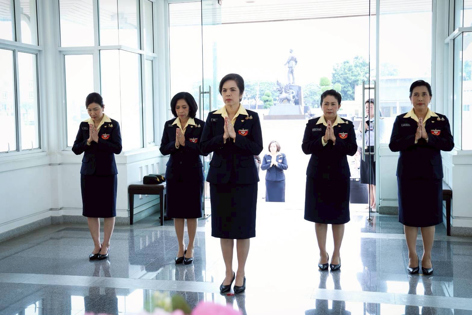 ๐๖ พิธีสักการะสิ่งศักดิ์สิทธิ์ เนื่องในโอกาสเข้ารับตำแหน่งใหม่ของคณะกรรมการบริหารสมาคมภริยาข้าราชการสำนักงานปลัดกระทรวงกลาโหม ประจำปีงบประมาณ พ.ศ.๒๕๖๙
