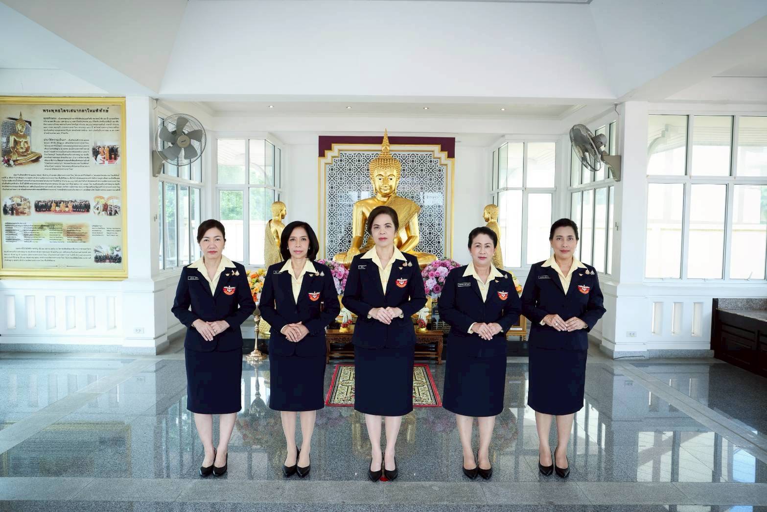 ๐๖ พิธีสักการะสิ่งศักดิ์สิทธิ์ เนื่องในโอกาสเข้ารับตำแหน่งใหม่ของคณะกรรมการบริหารสมาคมภริยาข้าราชการสำนักงานปลัดกระทรวงกลาโหม ประจำปีงบประมาณ พ.ศ.๒๕๖๙
