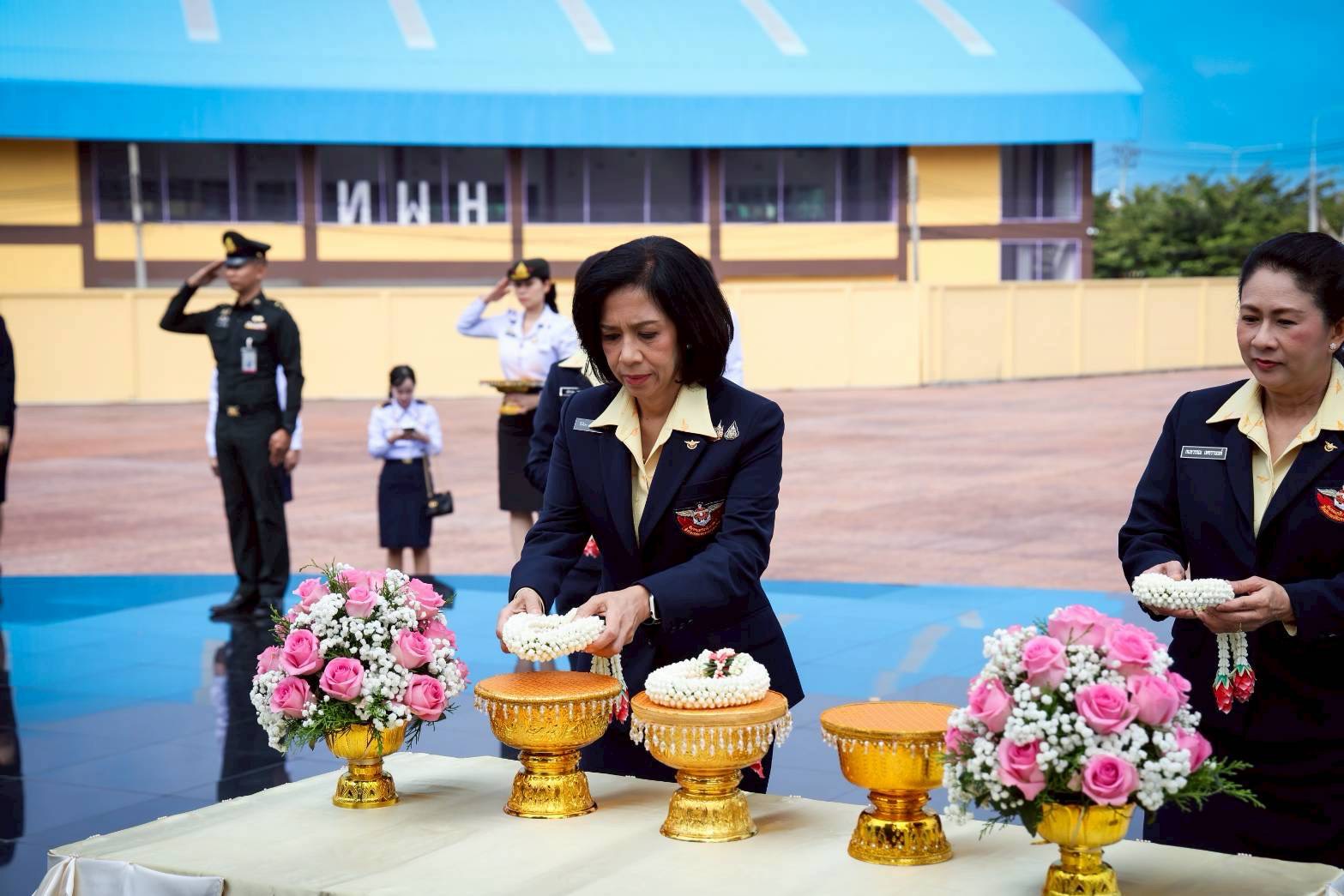 ๐๖ พิธีสักการะสิ่งศักดิ์สิทธิ์ เนื่องในโอกาสเข้ารับตำแหน่งใหม่ของคณะกรรมการบริหารสมาคมภริยาข้าราชการสำนักงานปลัดกระทรวงกลาโหม ประจำปีงบประมาณ พ.ศ.๒๕๖๙
