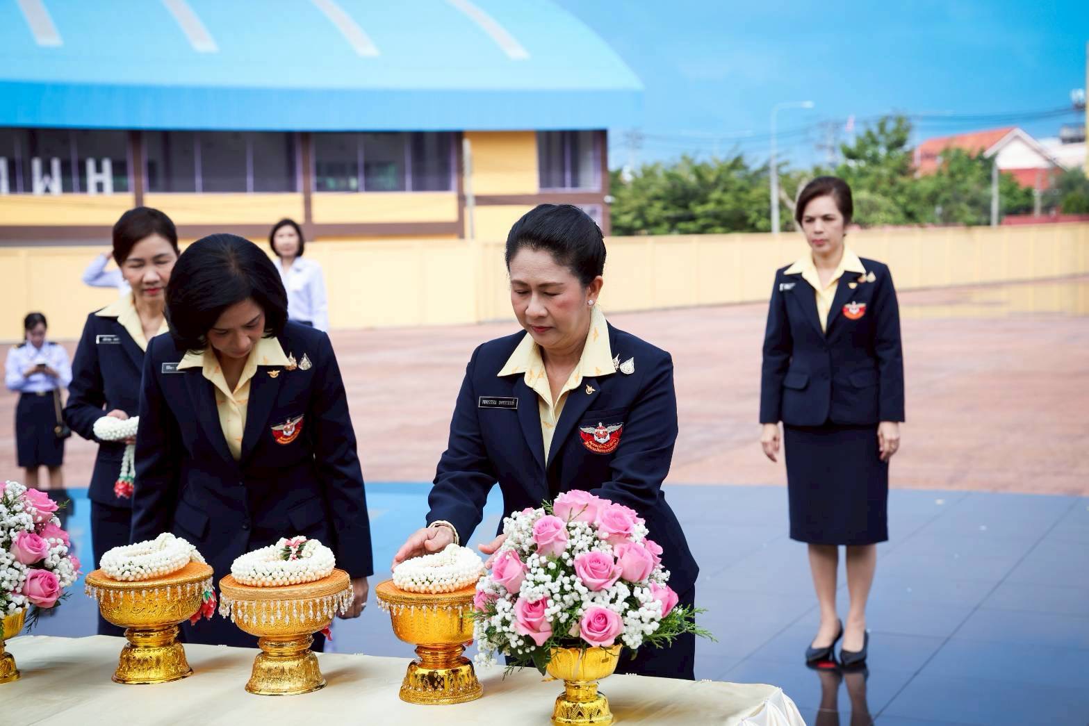 ๐๖ พิธีสักการะสิ่งศักดิ์สิทธิ์ เนื่องในโอกาสเข้ารับตำแหน่งใหม่ของคณะกรรมการบริหารสมาคมภริยาข้าราชการสำนักงานปลัดกระทรวงกลาโหม ประจำปีงบประมาณ พ.ศ.๒๕๖๙