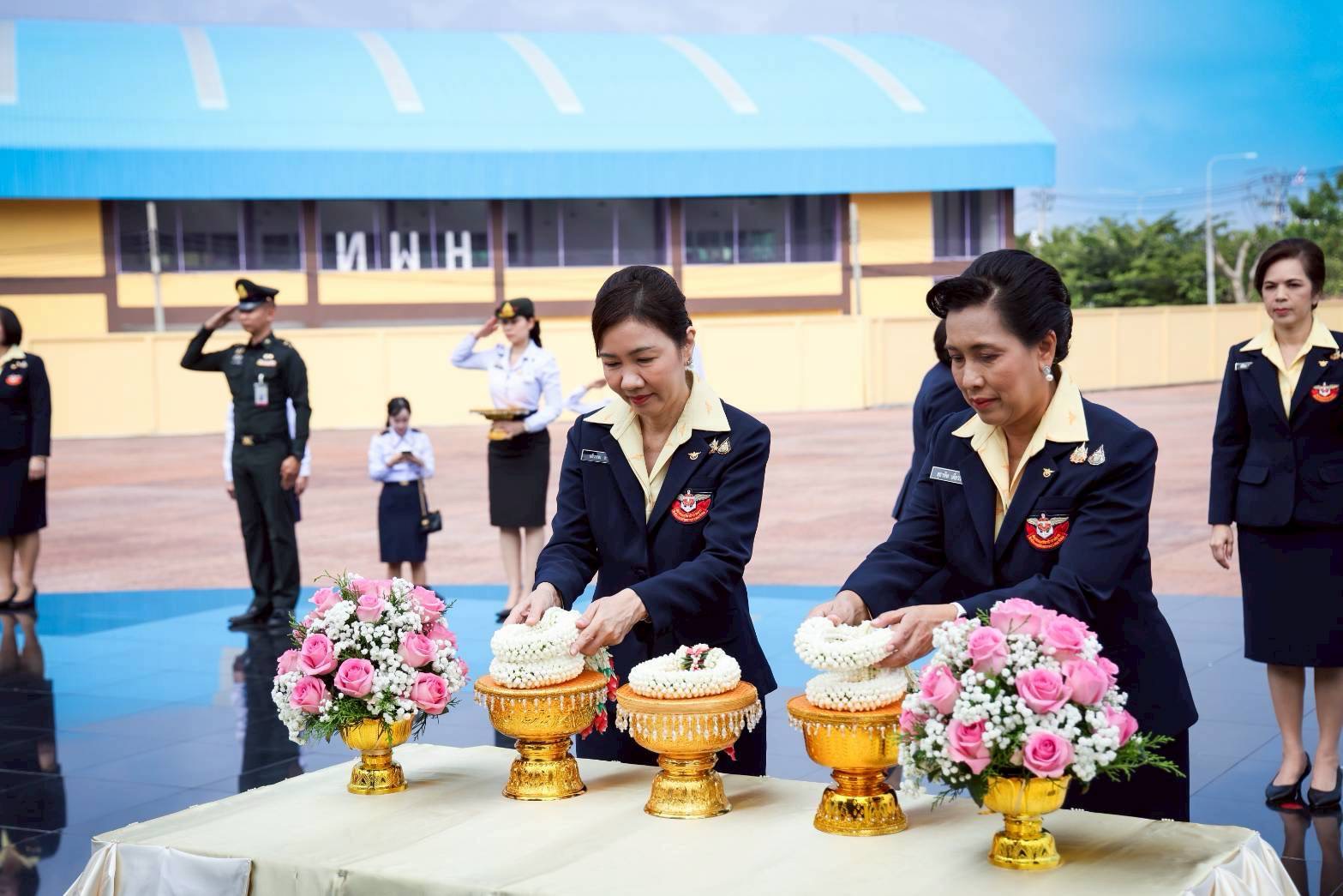๐๖ พิธีสักการะสิ่งศักดิ์สิทธิ์ เนื่องในโอกาสเข้ารับตำแหน่งใหม่ของคณะกรรมการบริหารสมาคมภริยาข้าราชการสำนักงานปลัดกระทรวงกลาโหม ประจำปีงบประมาณ พ.ศ.๒๕๖๙