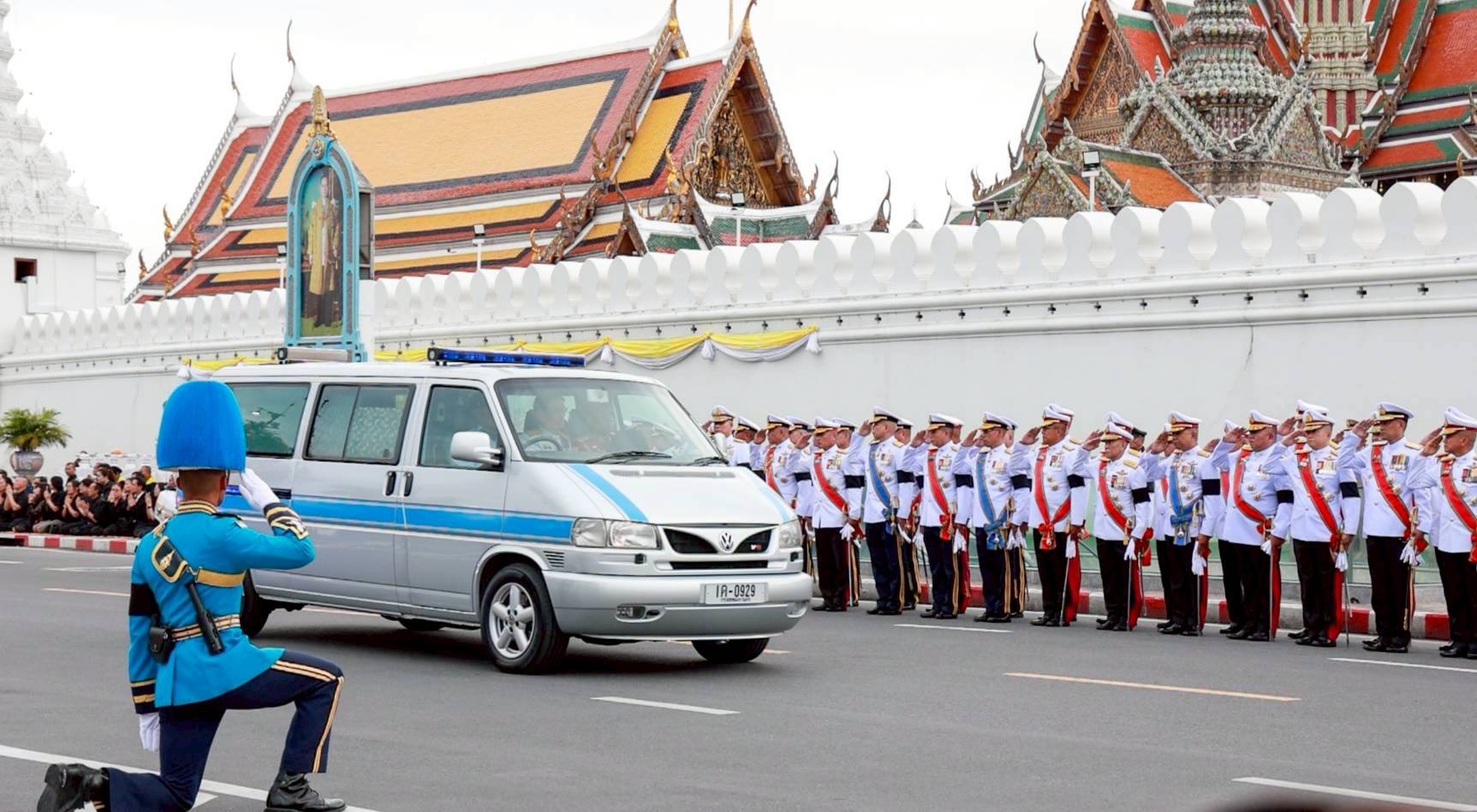 ๑๐ พิธีลงนามถวายความอาลัยสมเด็จพระนางเจ้าสิริกิติ์ พระบรมราชินีนาถ พระบรมราชชนนีพันปีหลวง