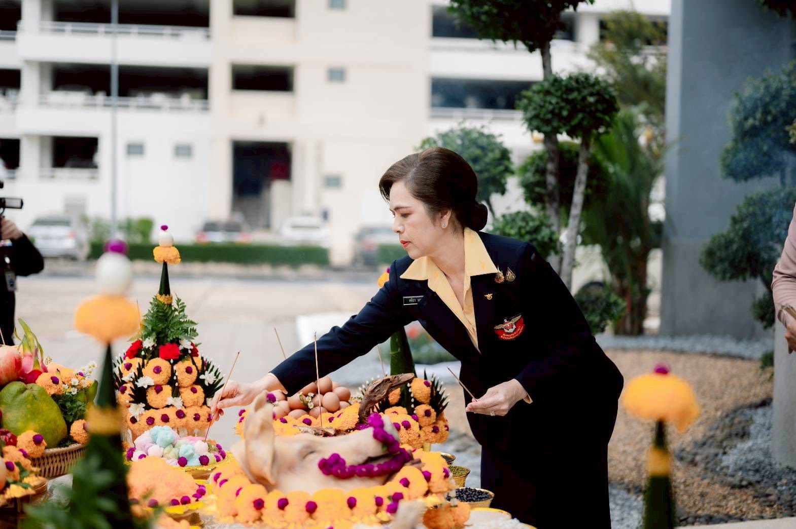 ๑๔ การจัดงานวันคล้ายวันสถาปนาสมาคมภริยาข้าราชการสำนักงานปลัดกระทรวงกลาโหม ครบรอบปีที่ ๓๕
