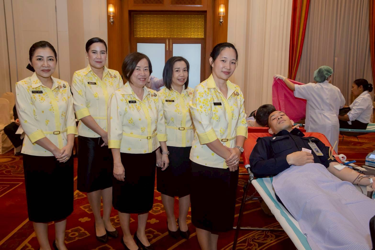 ๑๖ กิจกรรมบริจาคโลหิตถวายเป็นพระราชกุศลเนื่องในวันคล้ายวันพระบรมราชสมภพ พระบาทสมเด็จพระบรมชนกาธิเบศร มหาภูมิพลอดุลยเดชมหาราชบรมนาถบพิตร (๕ ธ.ค.๖๘) และน้อมรำลึกในพระมหากรุณาธิคุณ สมเด็จพระนางเจ้าสิริกิติ์ พระบรมราชินีนาถ พระบรมราชชนนีพันปีหลวง