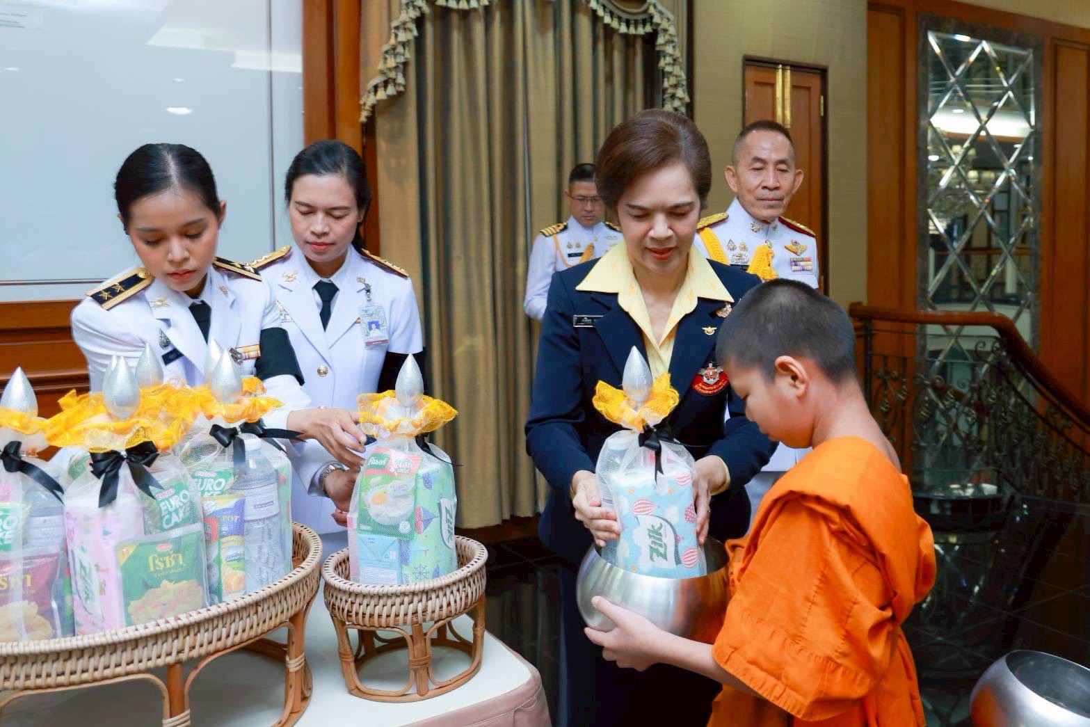 ๑๗ การจัดกิจกรรมเฉลิมพระเกียรติพระบาทสมเด็จพระมงกุฎเกล้าเจ้าอยู่หัว เนื่องในโอกาสวันคล้ายวันสวรรคตครบ ๑๐๐ ปี และกิจกรรมเฉลิมพระเกียรติสมเด็จพระเจ้าบรมวงศ์เธอ เจ้าฟ้าเพชรรัตนราชสุดา สิริโสภาพัณณวดี เนื่องในโอกาสวันคล้ายวันประสูติครบ ๑๐๐ ปี