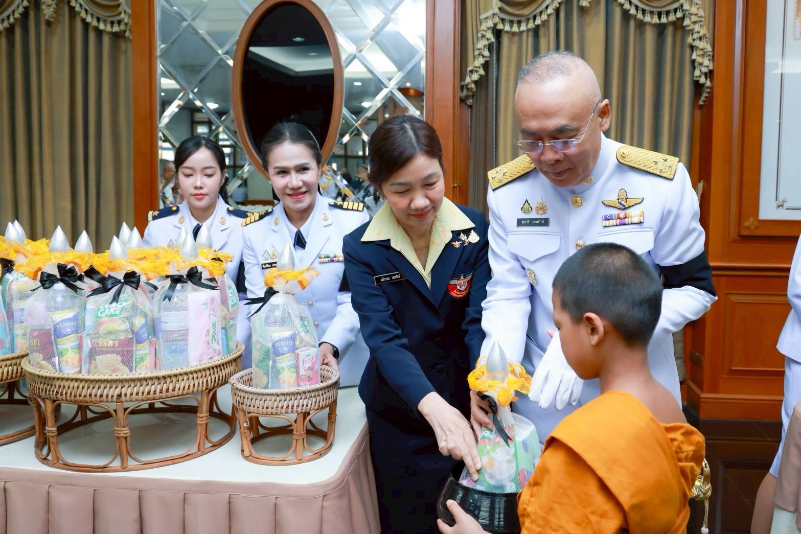 ๑๗ การจัดกิจกรรมเฉลิมพระเกียรติพระบาทสมเด็จพระมงกุฎเกล้าเจ้าอยู่หัว เนื่องในโอกาสวันคล้ายวันสวรรคตครบ ๑๐๐ ปี และกิจกรรมเฉลิมพระเกียรติสมเด็จพระเจ้าบรมวงศ์เธอ เจ้าฟ้าเพชรรัตนราชสุดา สิริโสภาพัณณวดี เนื่องในโอกาสวันคล้ายวันประสูติครบ ๑๐๐ ปี