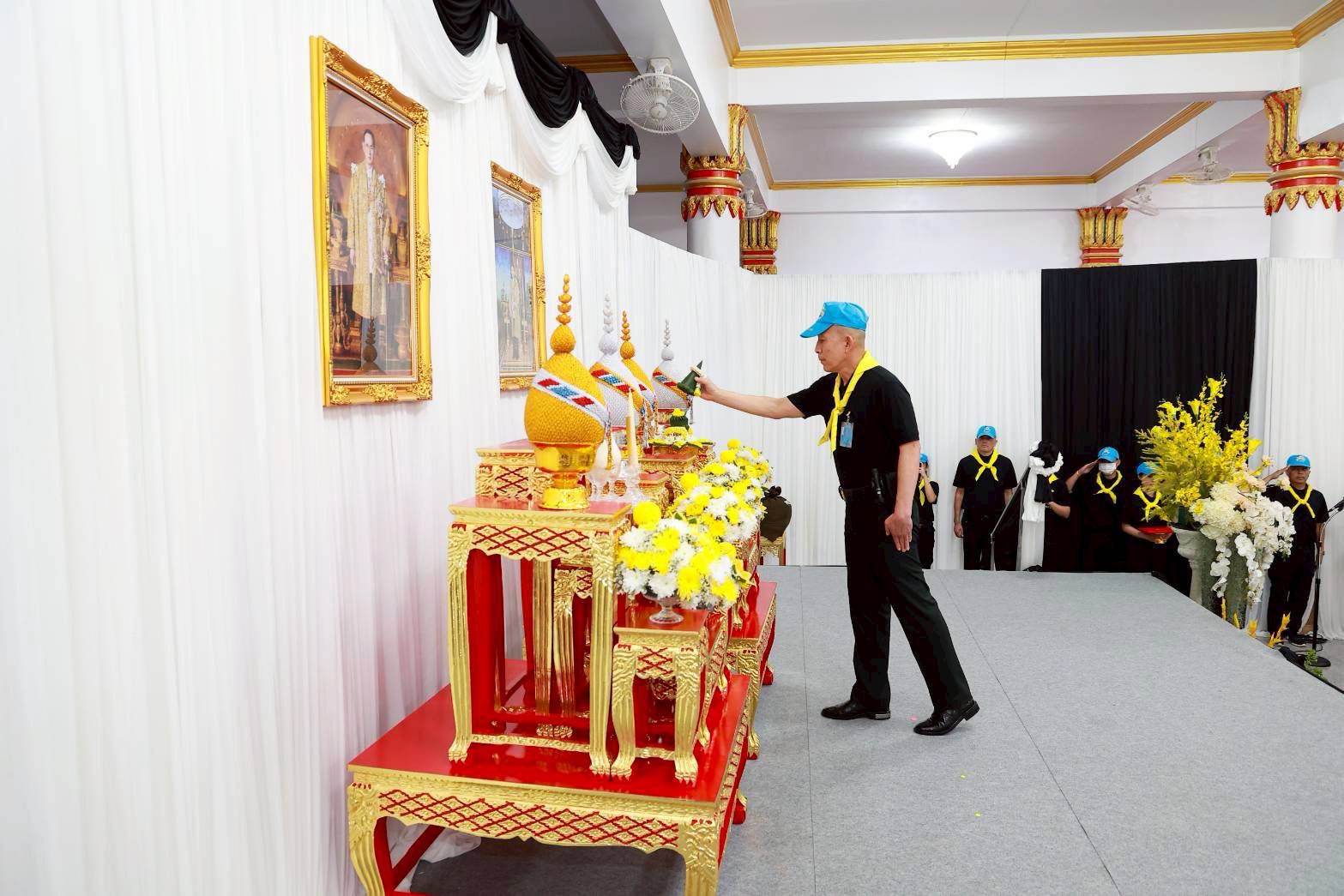 ๒๑ สมาคมภริยาข้าราชการสำนักงานปลัดกระทรวงกลาโหม ร่วมกิจกรรมจิตอาสาพระราชทาน เนื่องในวันคล้ายวันพร...