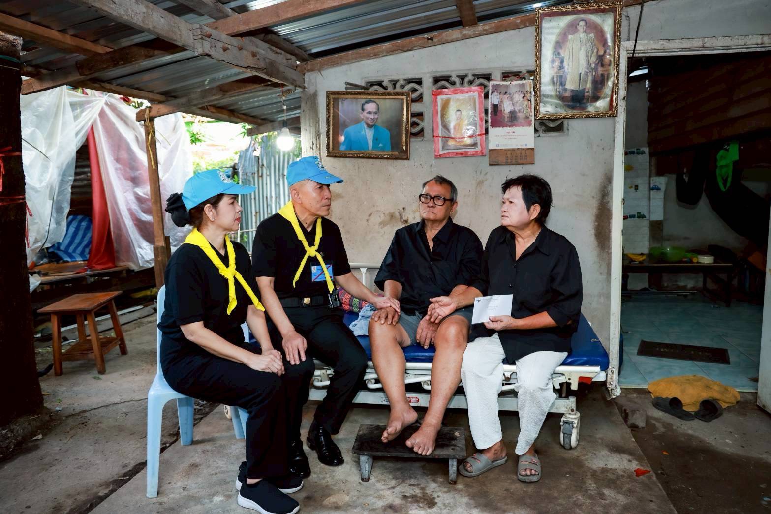 ๒๑ สมาคมภริยาข้าราชการสำนักงานปลัดกระทรวงกลาโหม ร่วมกิจกรรมจิตอาสาพระราชทาน เนื่องในวันคล้ายวันพระบรมราชสมภพพระบาทสมเด็จพระบรมชนกาธิเบศร มหาภูมิพลอดุลยเดชมหาราช บรมนาถบพิตร (๕ ธ.ค.๖๘)