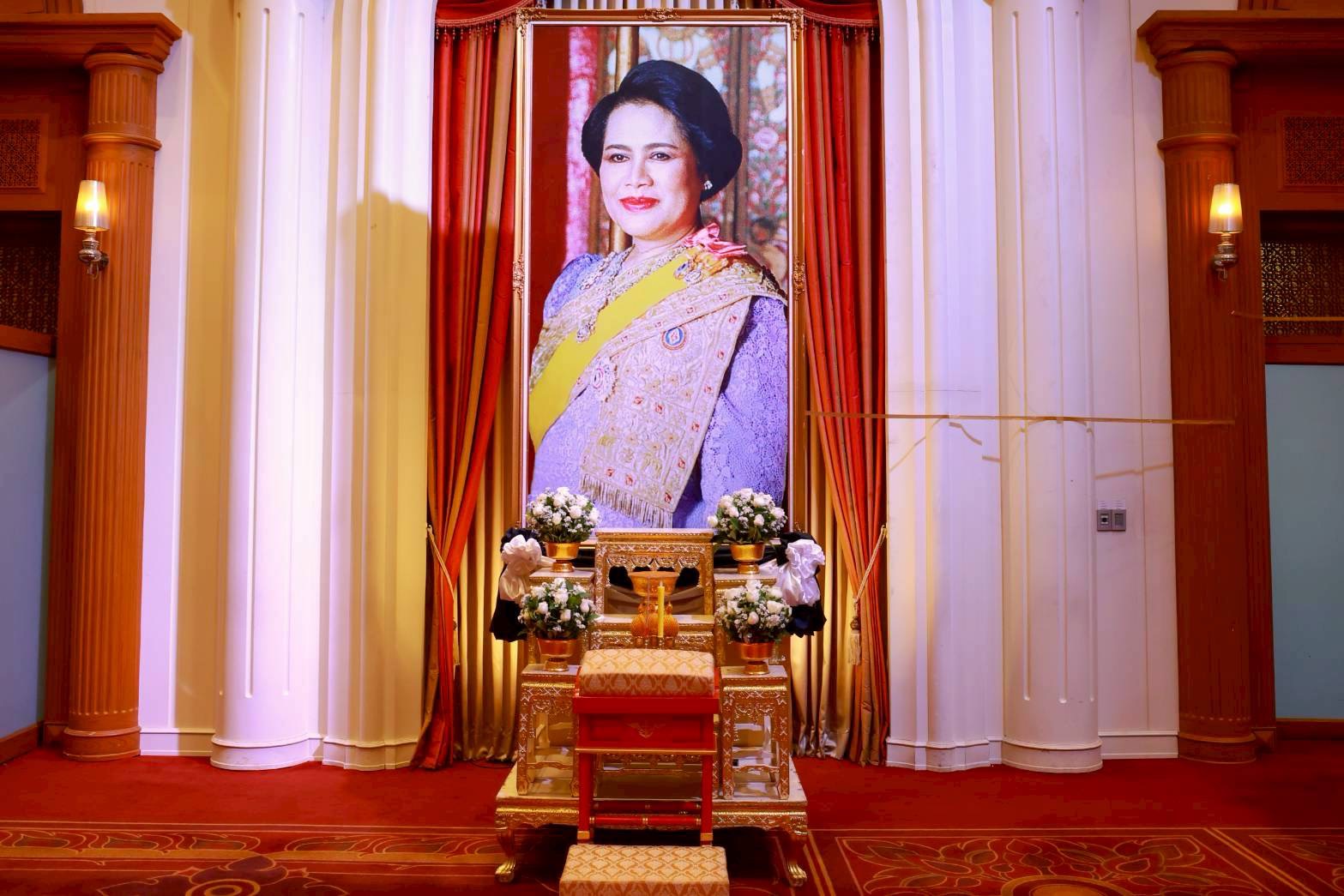 ๒๘ พิธีบำเพ็ญกุศลปัญญาสมวาร เพื่อถวายเป็นพระราชกุศลแด่สมเด็จพระนางเจ้าสิริกิติ์ พระบรมราชินีนาถ พ...