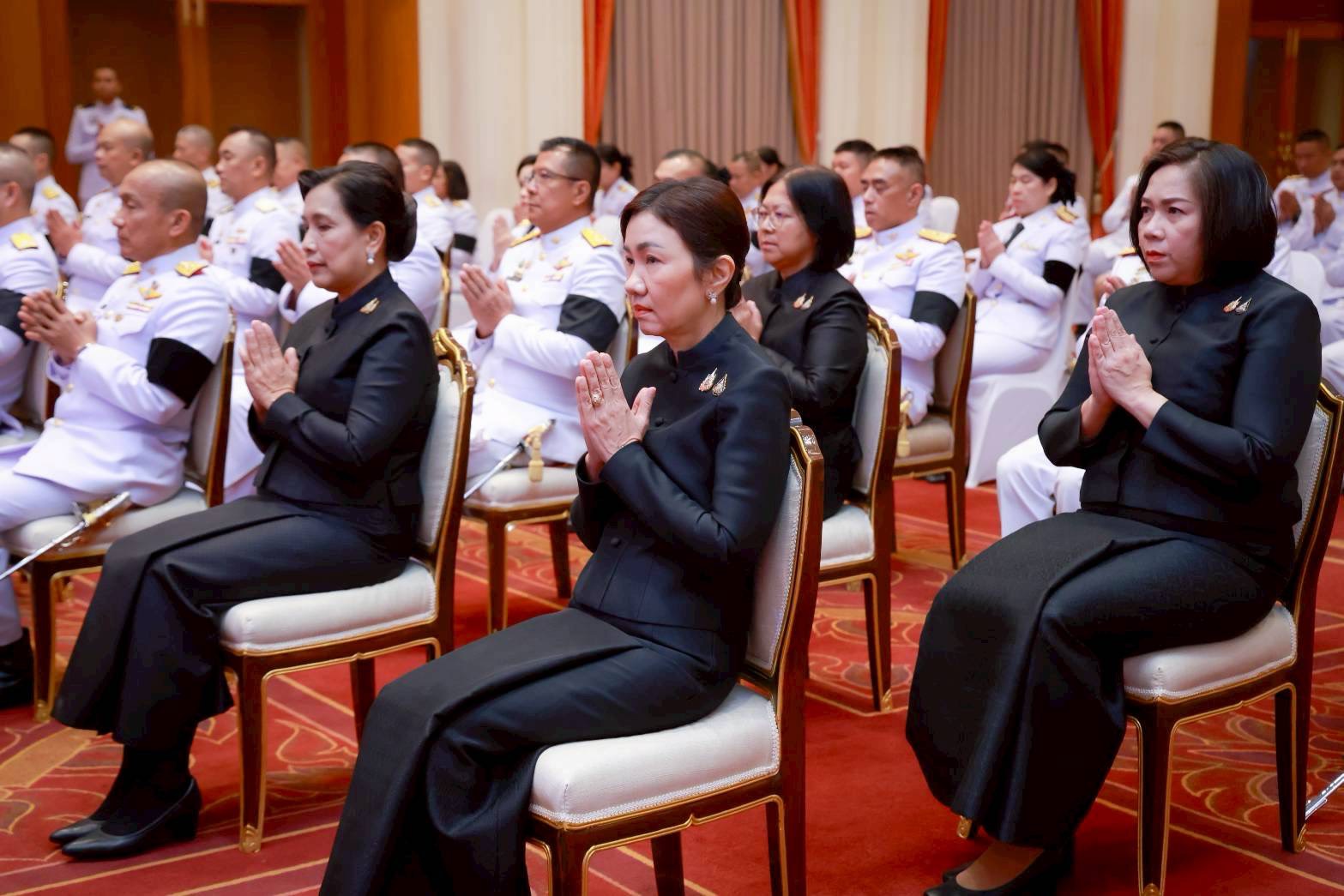 ๒๘ พิธีบำเพ็ญกุศลปัญญาสมวาร เพื่อถวายเป็นพระราชกุศลแด่สมเด็จพระนางเจ้าสิริกิติ์ พระบรมราชินีนาถ พระบรมราชชนนีพันปีหลวง ในวาระครบ ๕๐ วัน แห่งการสวรรคต