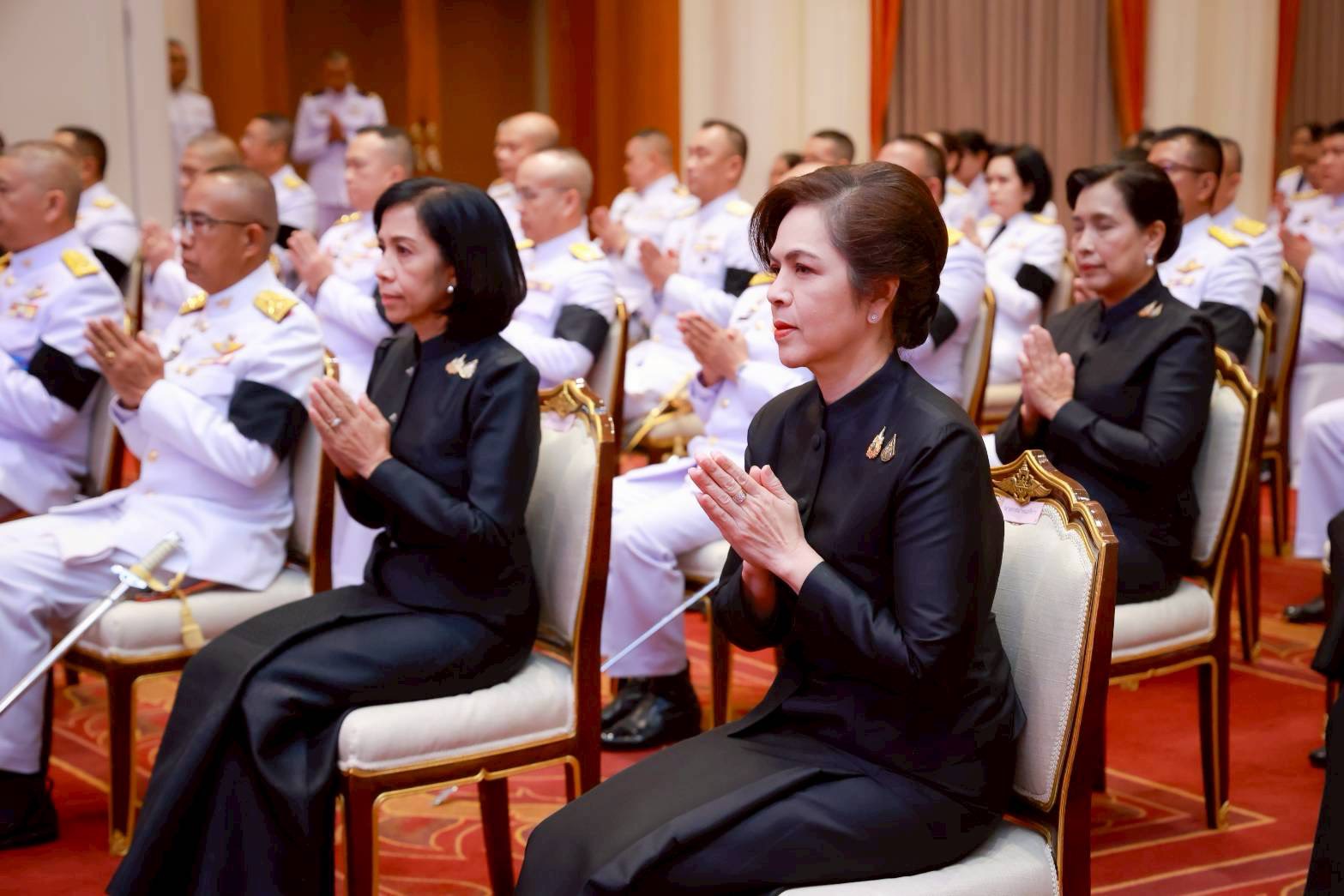 ๒๘ พิธีบำเพ็ญกุศลปัญญาสมวาร เพื่อถวายเป็นพระราชกุศลแด่สมเด็จพระนางเจ้าสิริกิติ์ พระบรมราชินีนาถ พระบรมราชชนนีพันปีหลวง ในวาระครบ ๕๐ วัน แห่งการสวรรคต