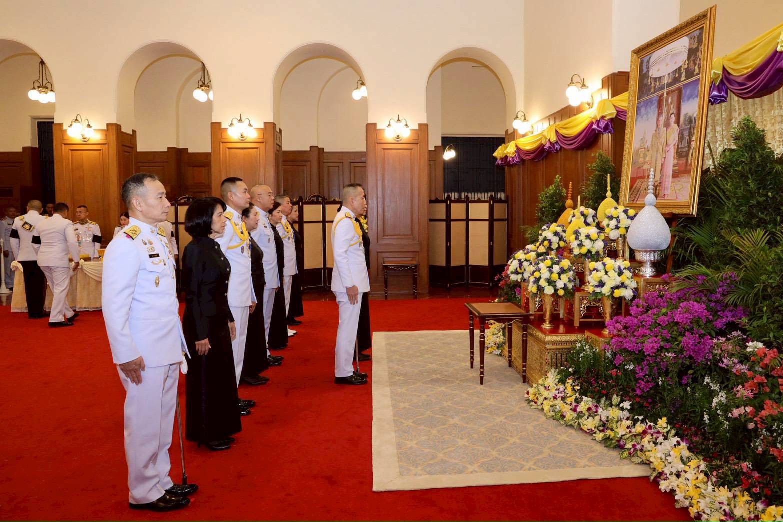 ๒๙ พิธีลงนามถวายพระพรชัยมงคล พระบาทสมเด็จพระเจ้าอยู่หัว และสมเด็จพระนางเจ้าฯ พระบรมราชินี เนื่องใ...