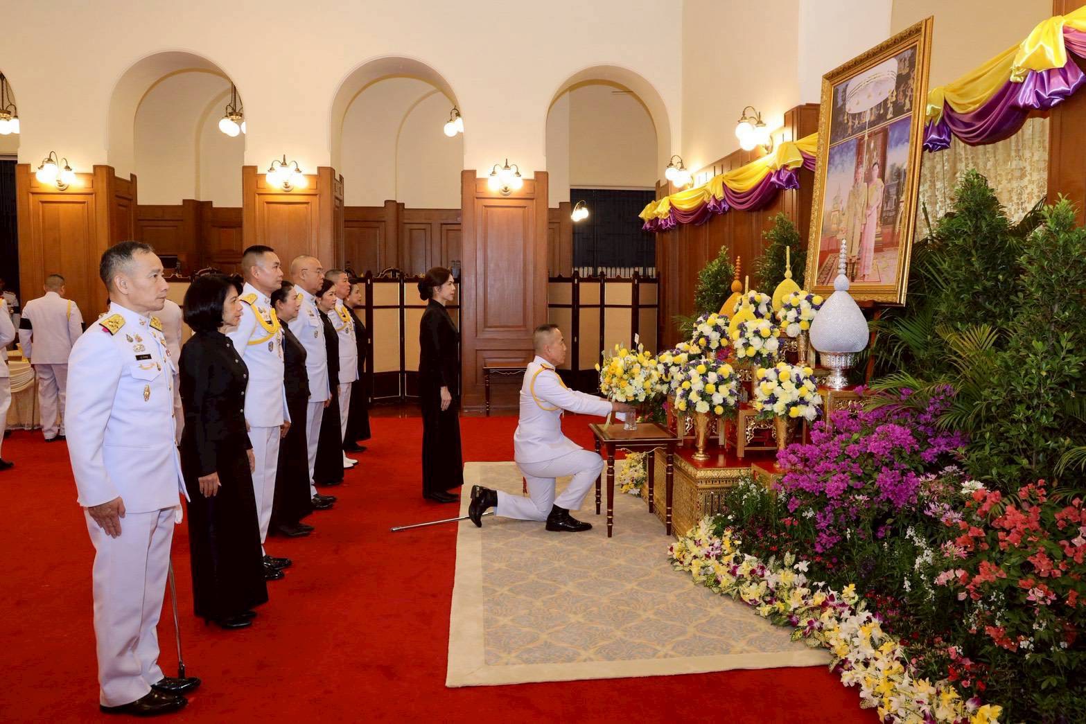 ๒๙ พิธีลงนามถวายพระพรชัยมงคล พระบาทสมเด็จพระเจ้าอยู่หัว และสมเด็จพระนางเจ้าฯ พระบรมราชินี เนื่องในโอกาสวันขึ้นปีใหม่ พุทธศักราช ๒๕๖๙