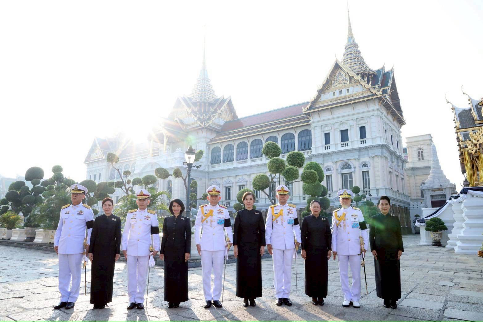 ๒๙ พิธีลงนามถวายพระพรชัยมงคล พระบาทสมเด็จพระเจ้าอยู่หัว และสมเด็จพระนางเจ้าฯ พระบรมราชินี เนื่องในโอกาสวันขึ้นปีใหม่ พุทธศักราช ๒๕๖๙