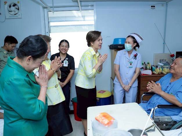 ๓๗ กิจกรรมเยี่ยมบำรุงขวัญทหารผ่านศึกที่เจ็บป่วยและได้รับบาดเจ็บจากการปฏิบัติหน้าที่