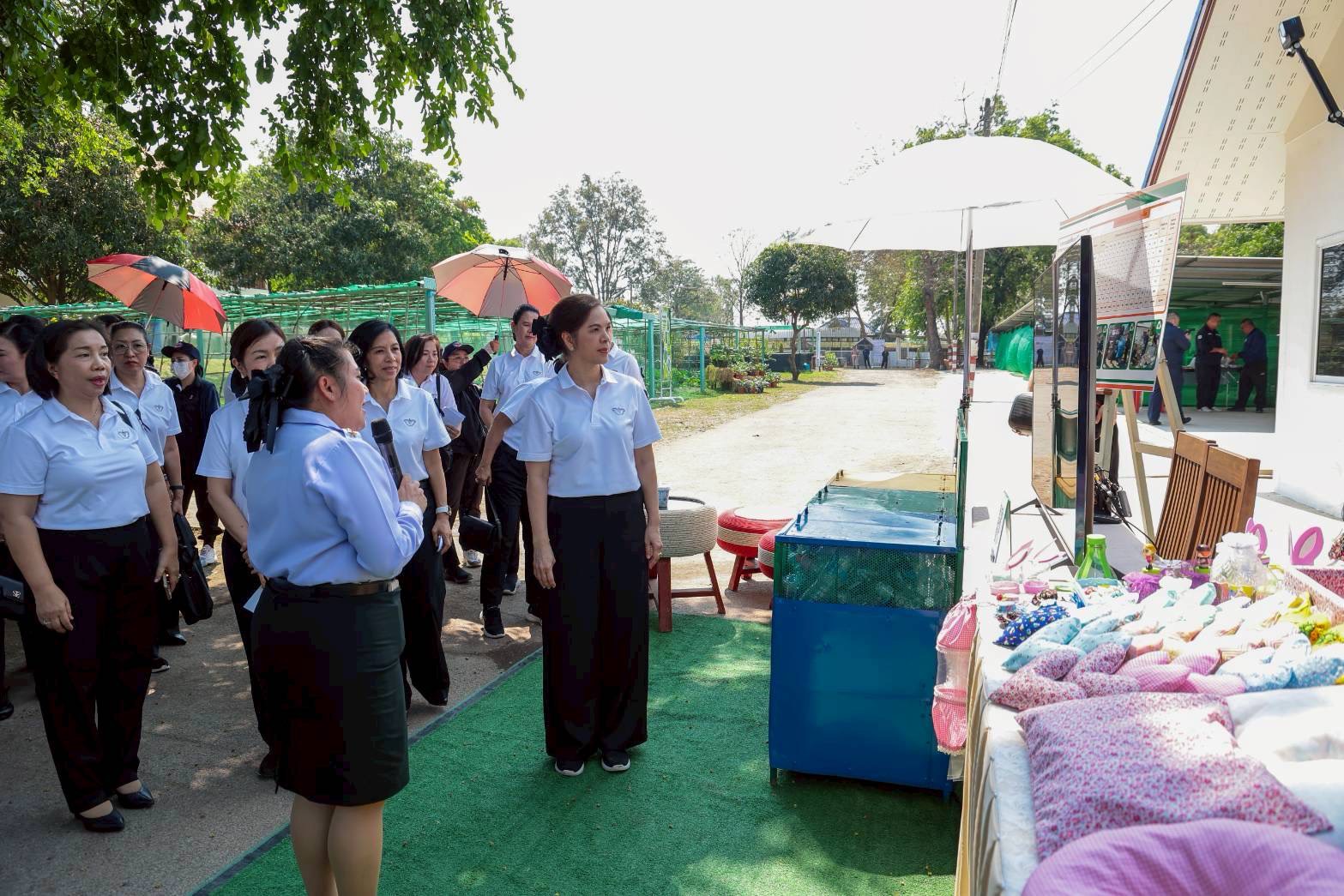 ๔๐ การตรวจเยี่ยมและติดตามความคืบหน้าการดำเนินงานโครงการของ สมาคมภริยาข้าราชการสำนักงานปลัดกระทรวงกลาโหม