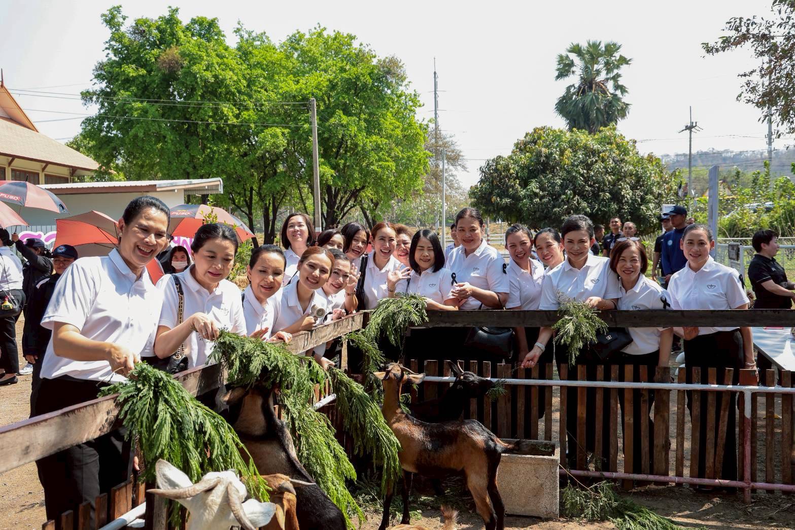 ๔๐ การตรวจเยี่ยมและติดตามความคืบหน้าการดำเนินงานโครงการของ สมาคมภริยาข้าราชการสำนักงานปลัดกระทรวงกลาโหม