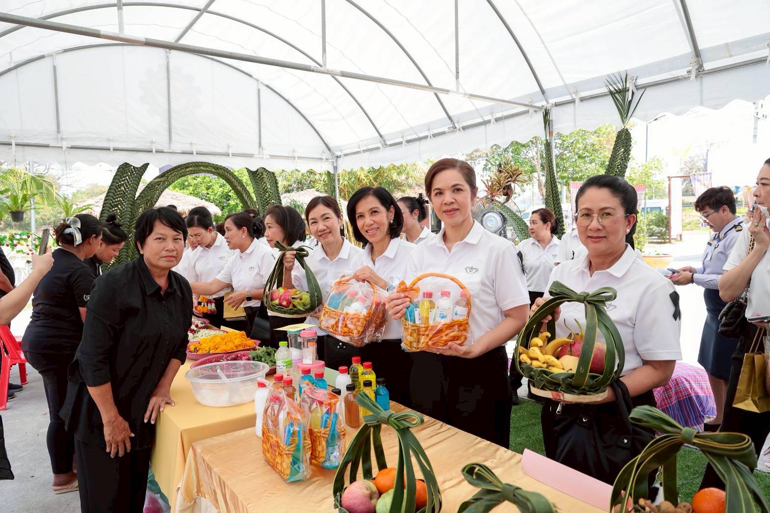 ๔๐ การตรวจเยี่ยมและติดตามความคืบหน้าการดำเนินงานโครงการของ สมาคมภริยาข้าราชการสำนักงานปลัดกระทรวงกลาโหม