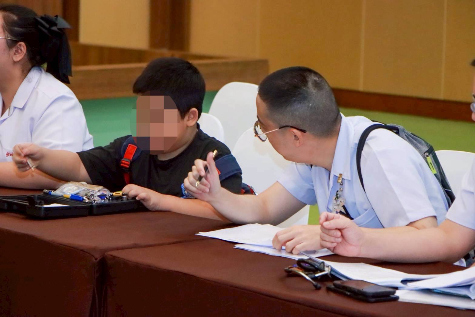 ๔๒ กิจกรรมตรวจเยี่ยมบุตรที่มีความต้องการพิเศษของกำลังพลสังกัดสำนักงานปลัดกระทรวงกลาโหม โดยโครงการสายใยรักษ์ เพื่อคนพิเศษ