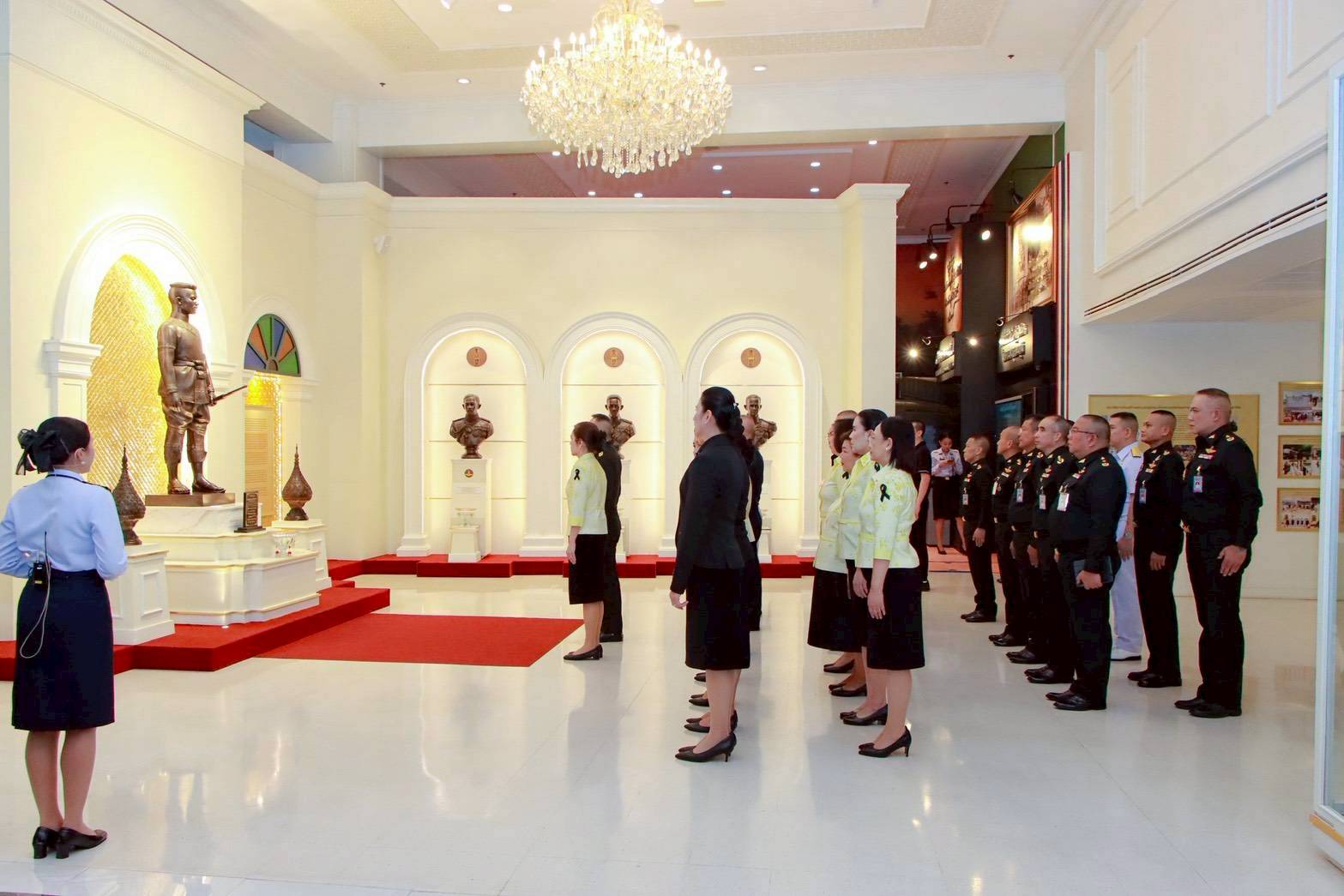 ๔๗ การเยี่ยมชมอนุสรณ์สถานสำนักงานปลัดกระทรวงกลาโหม