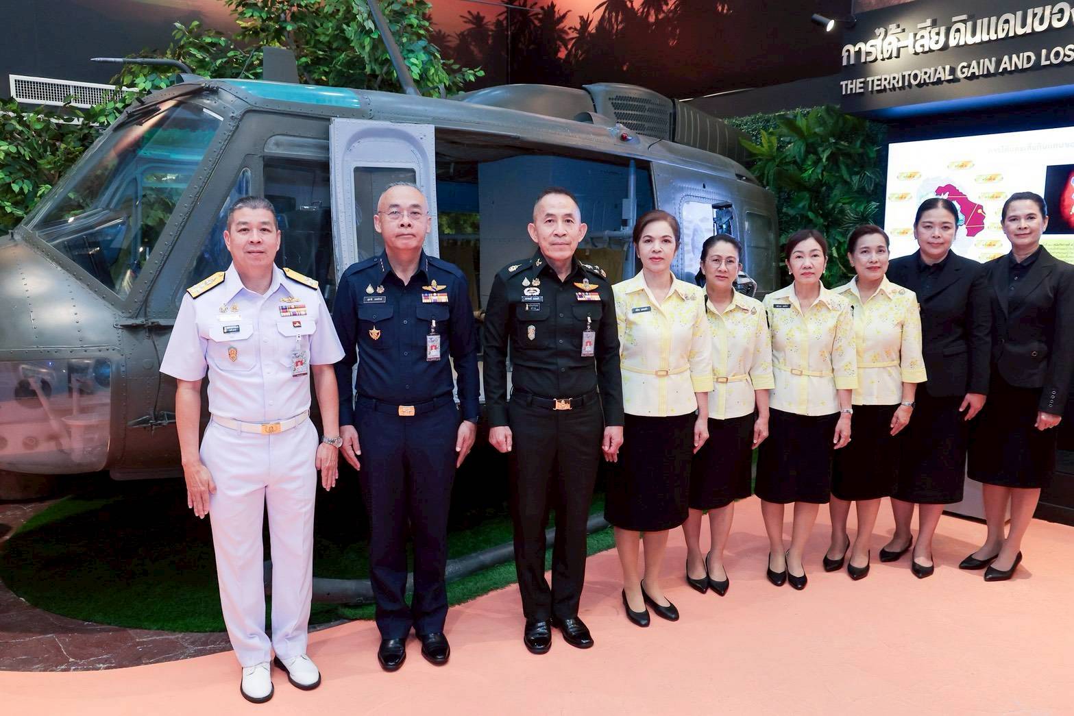 ๔๗ การเยี่ยมชมอนุสรณ์สถานสำนักงานปลัดกระทรวงกลาโหม