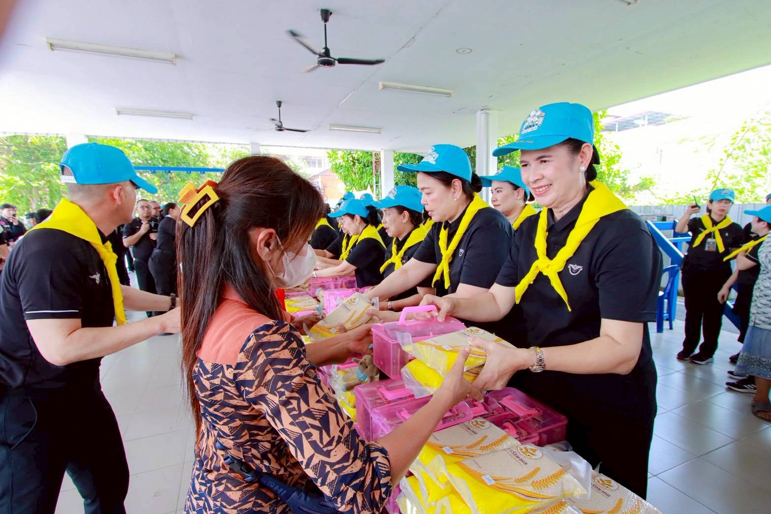 ๔๘ กิจกรรมโครงการจิตอาสาพัฒนา "เราทำความ ดี ด้วยหัวใจ" การบำเพ็ญสาธารณประโยชน์และสาธารณกุศล เนื่องในวันคล้ายวันพระราชสมภพสมเด็จพระกนิษฐาธิราชเจ้ากรมสมเด็จพระเทพรัตนราชสุดาฯ สยามบรมราชกุมารี และวันคล้ายวันสถาปนากระทรวงกลาโหม ครบรอบ ๑๓๙ ปี