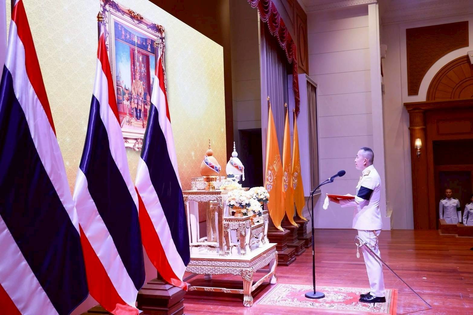 ๕๔ พิธีลงนามถวายพระพรชัยมงคลพระบาทสมเด็จพระเจ้าอยู่หัว เนื่องในโอกาสวันฉัตรมงคล (๔ พ.ค.๖๙)