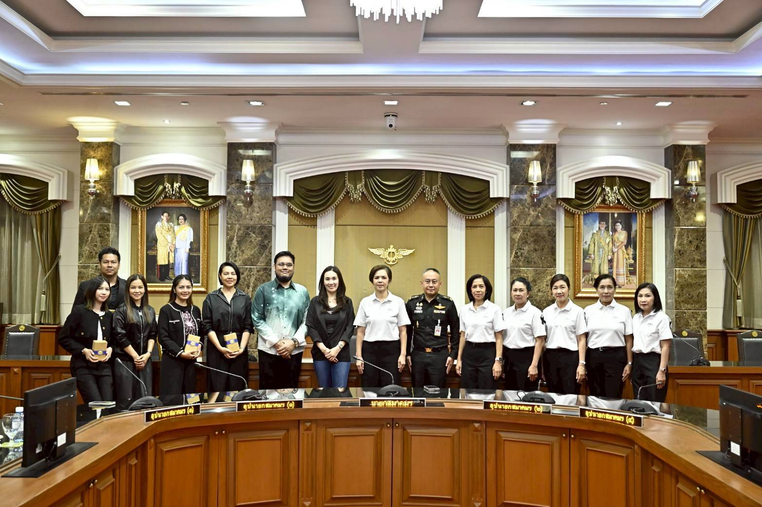 ๖๖ กิจกรรมฝึกอบรมการดูแลและทำความสะอาดกระเป๋า โดยโครงการศูนย์ส่งเสริมการเรียนรู้ และโครงการครอบครัวพอเพียง สำนักนโยบายและแผนกลาโหม