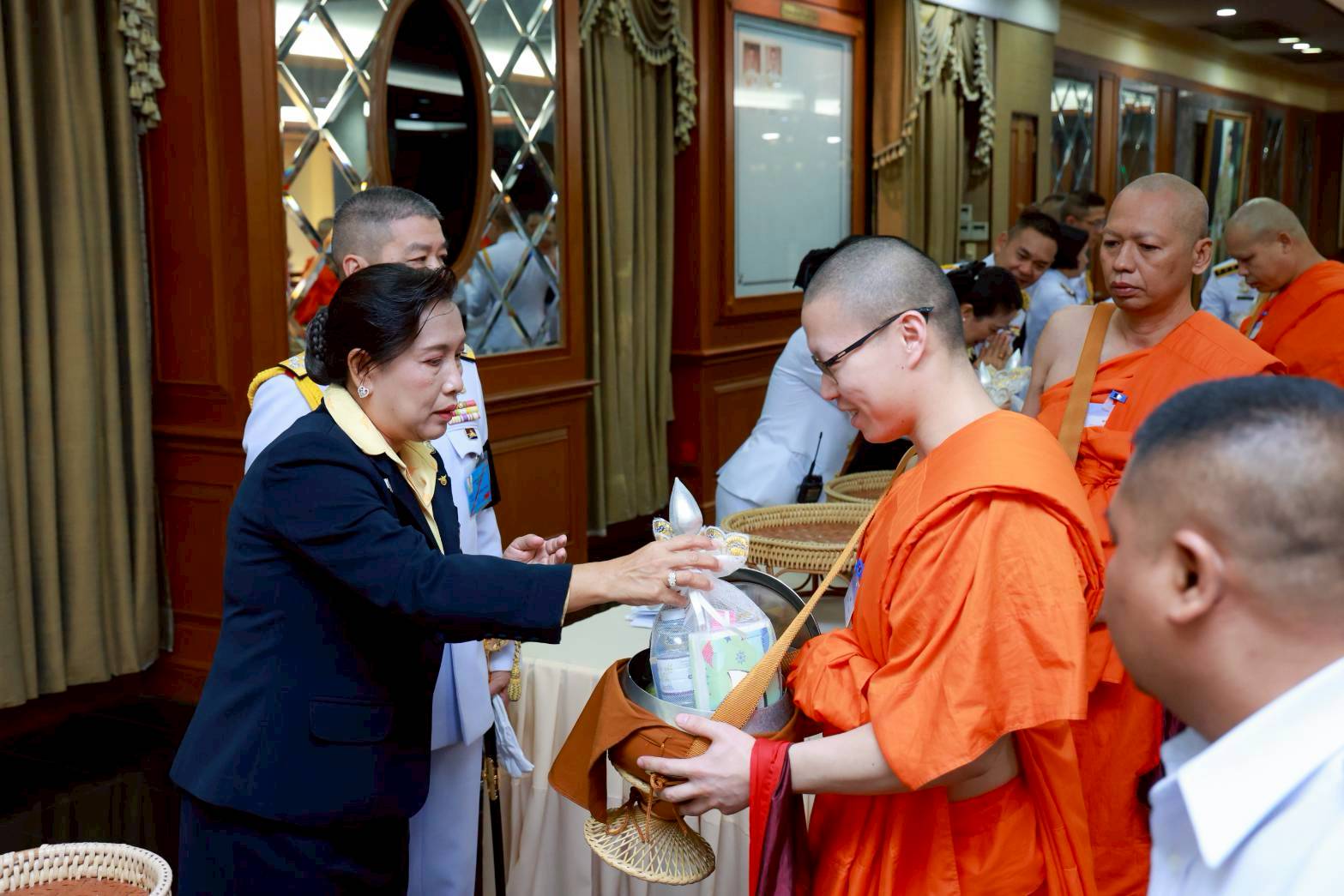 ๖๗ การจัดกิจกรรมเฉลิมพระเกียรติ เนื่องในโอกาสมหามงคลเฉลิมพระชนมพรรษาสมเด็จพระนางเจ้าฯ พระบรมราชินี ๔๘ พรรษา (๓ มิ.ย.๖๙)